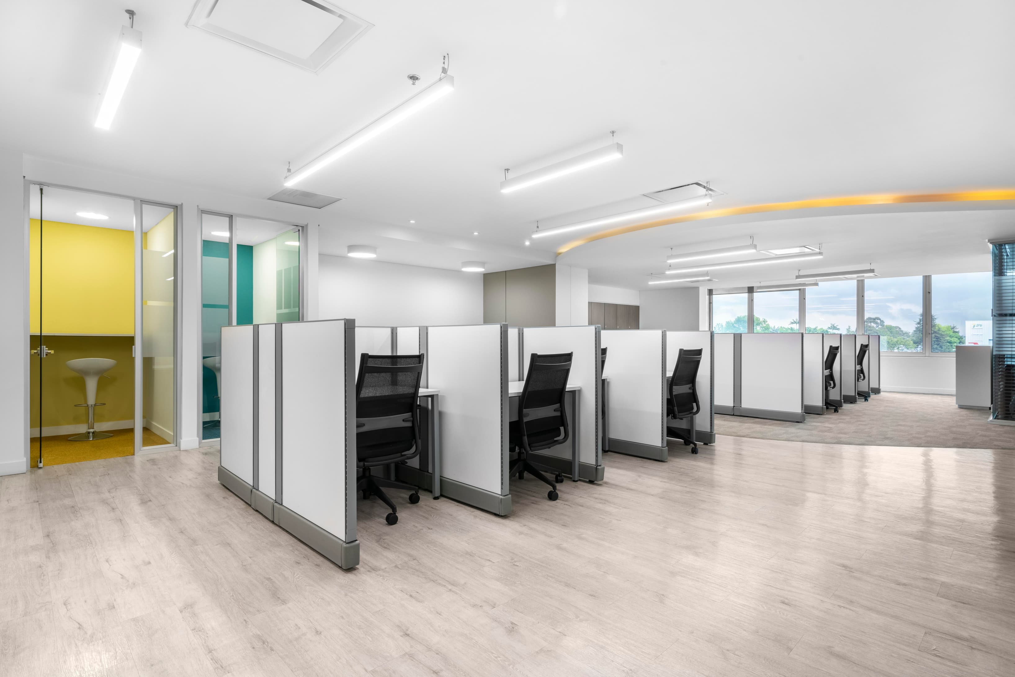 BOGOTA, Aeropuerto Buró 26 image 2