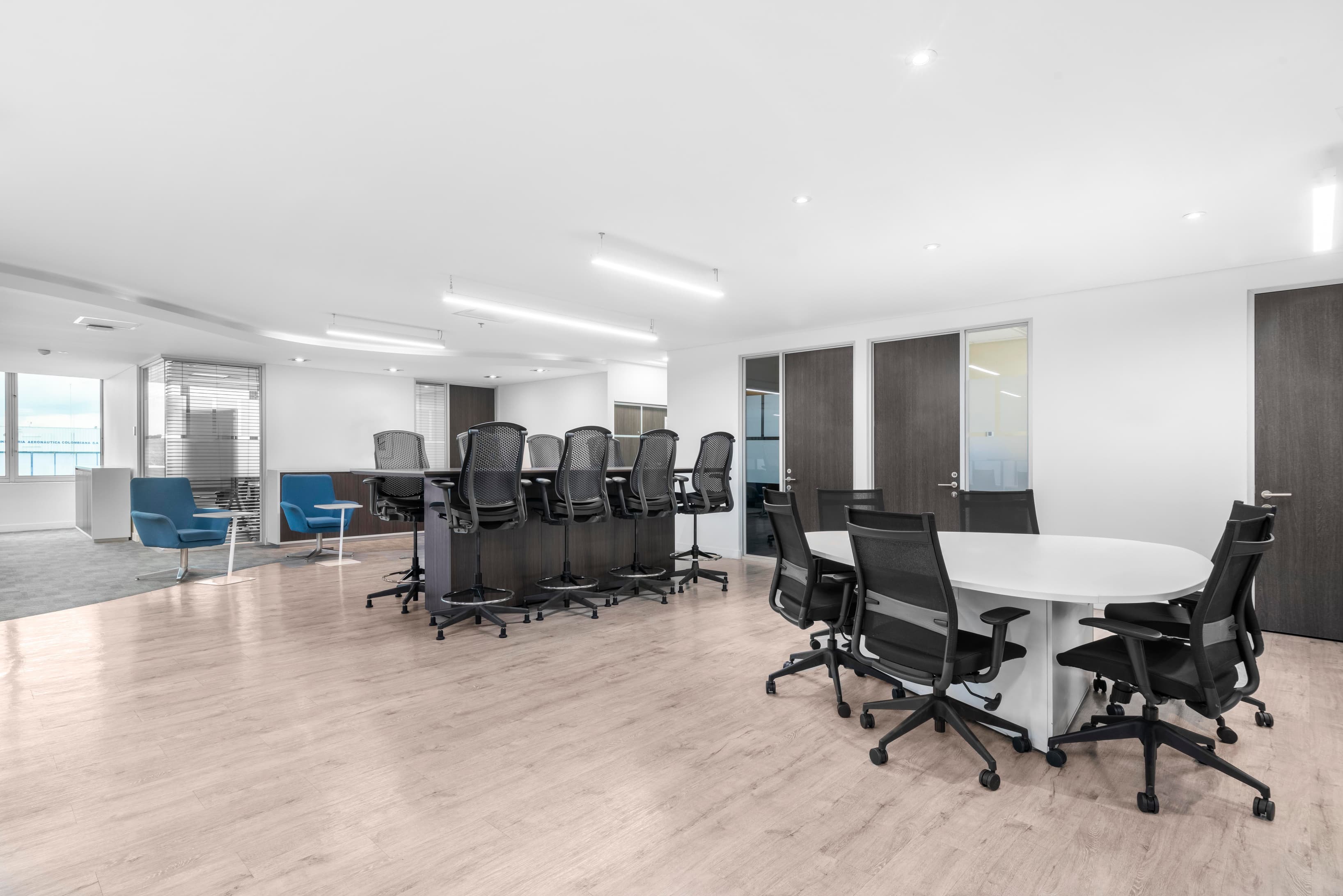 BOGOTA, Aeropuerto Buró 26 image 1