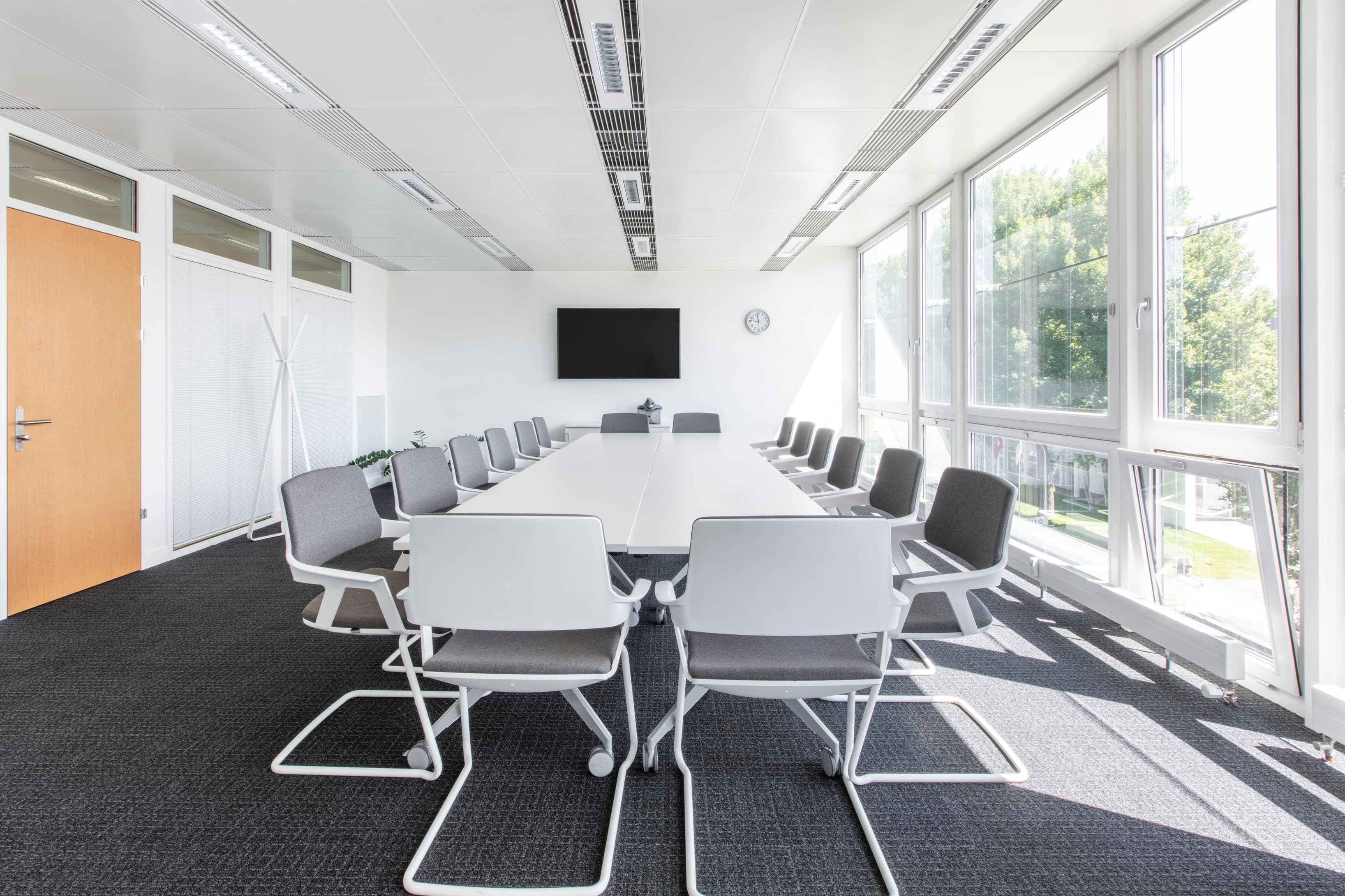 ZUG, Baarerstrasse image 5