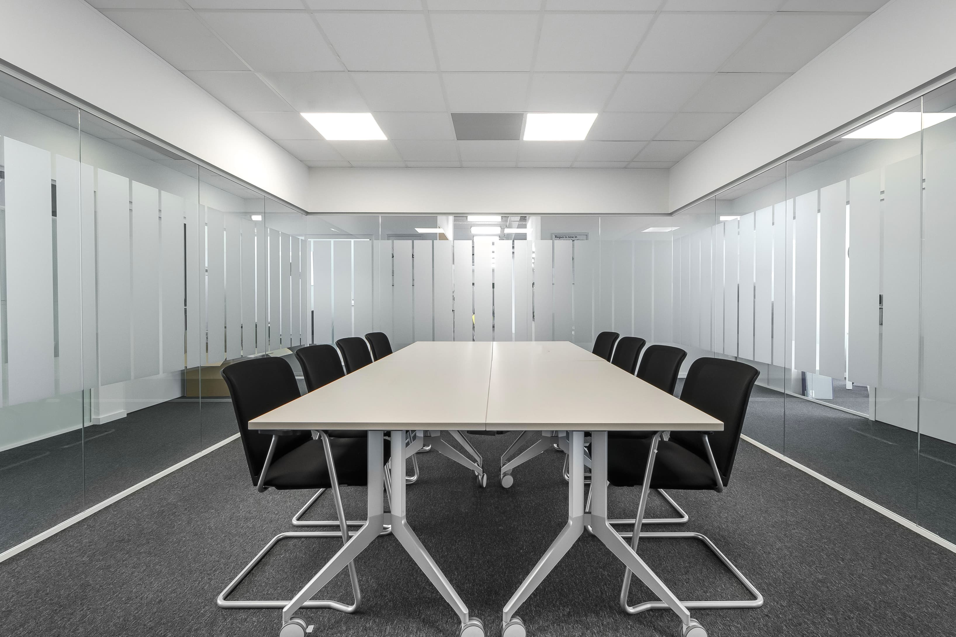 Regus Roeselare West Wing Park image 4