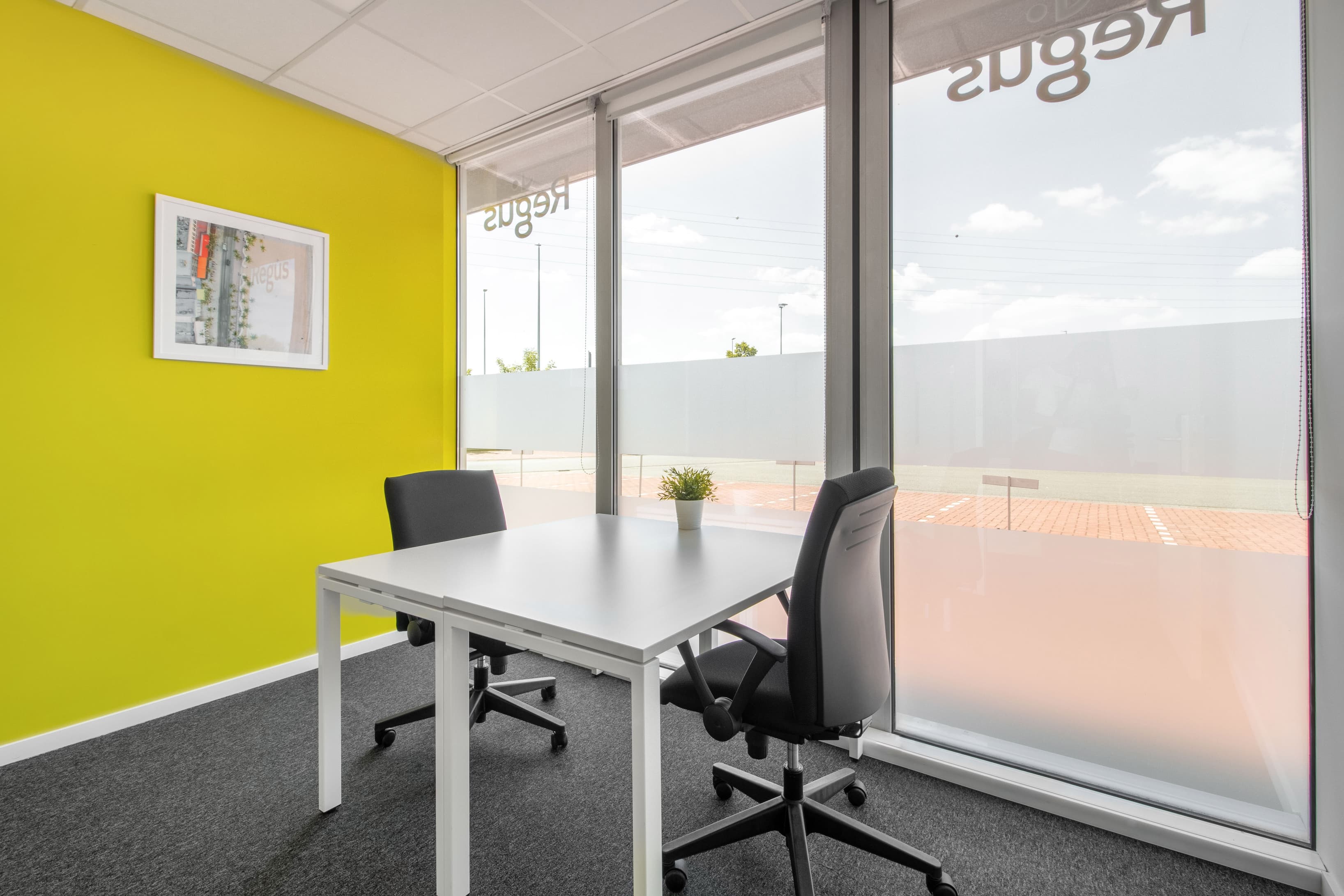 Regus Roeselare West Wing Park image 1