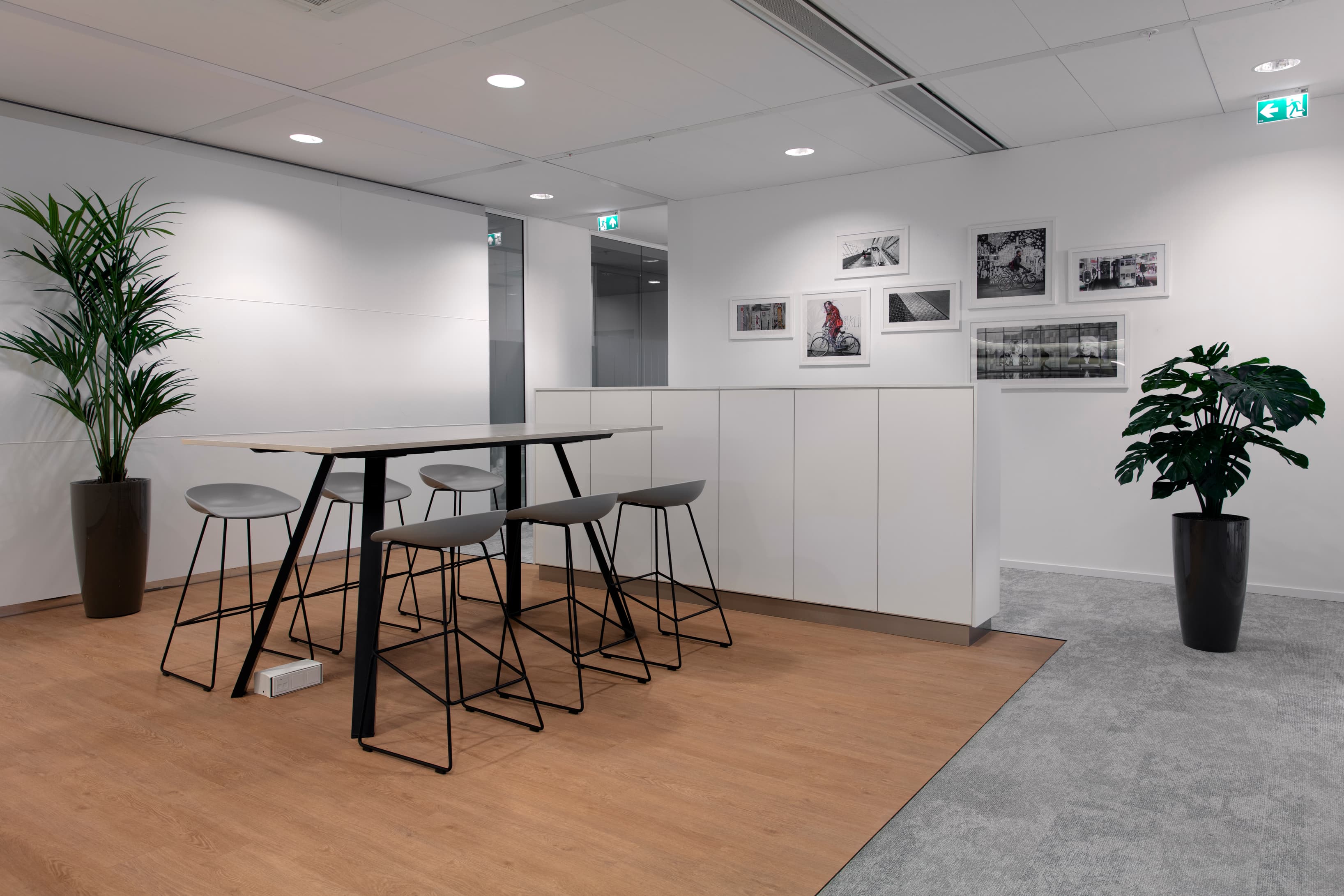 AMSTERDAM, White Point image 5