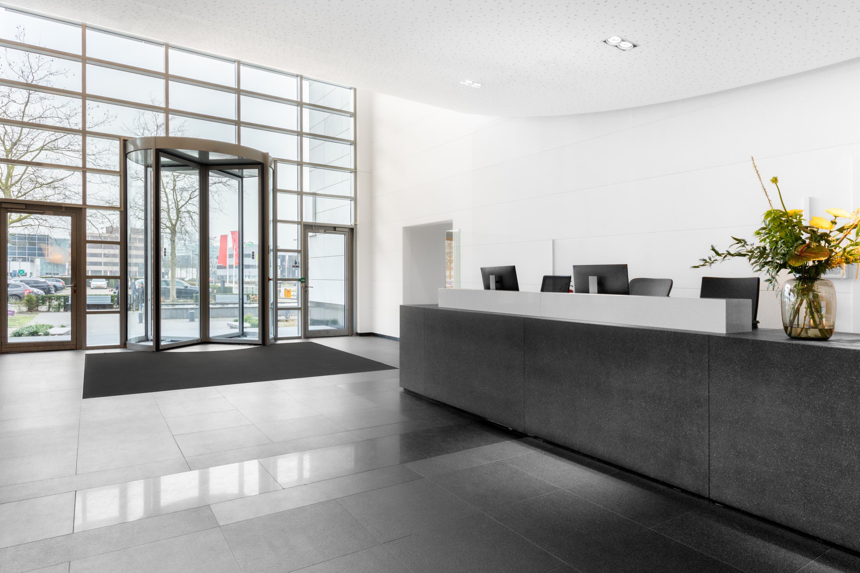 AMSTERDAM, White Point image 1