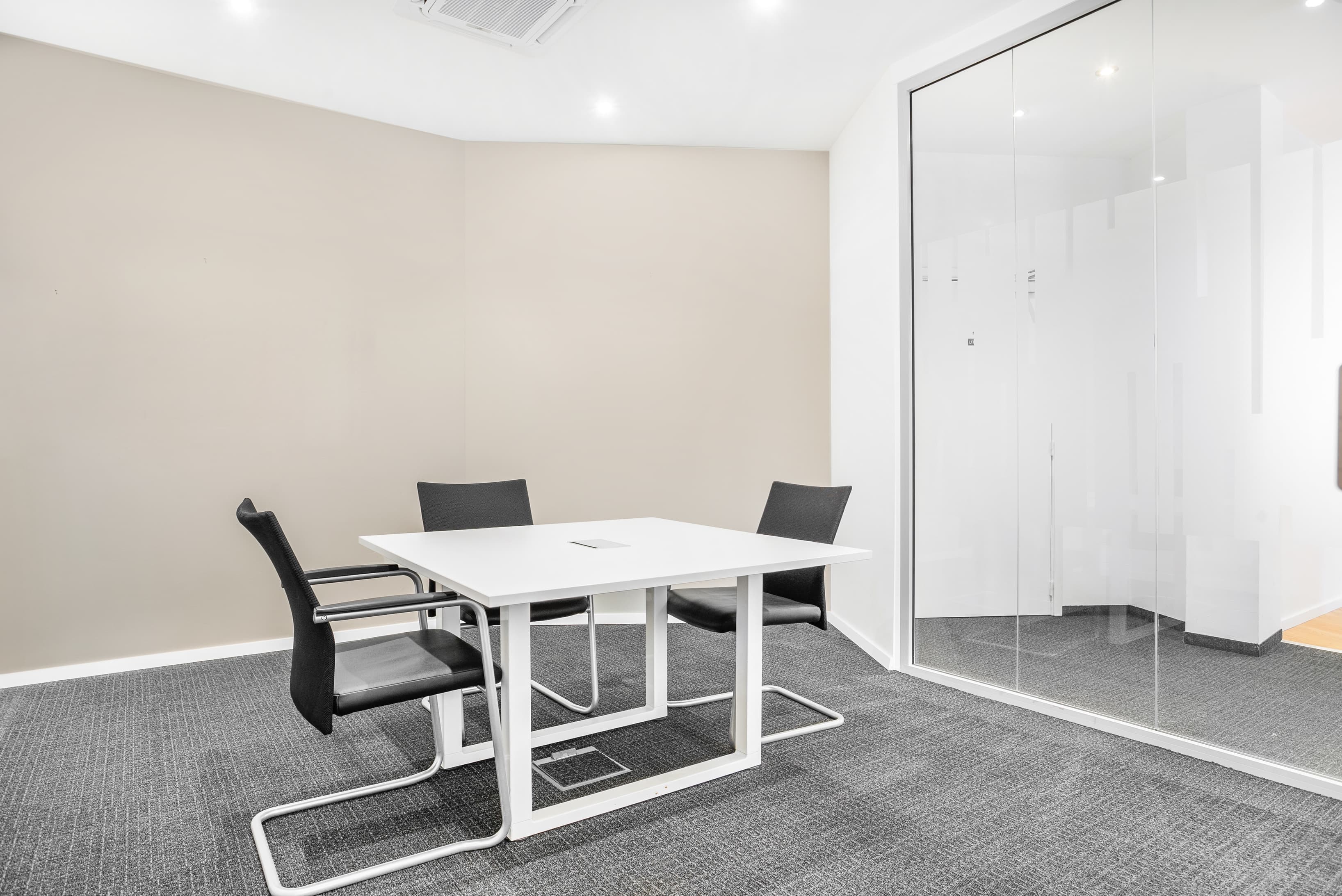 ANTWERP, Harmony image 6