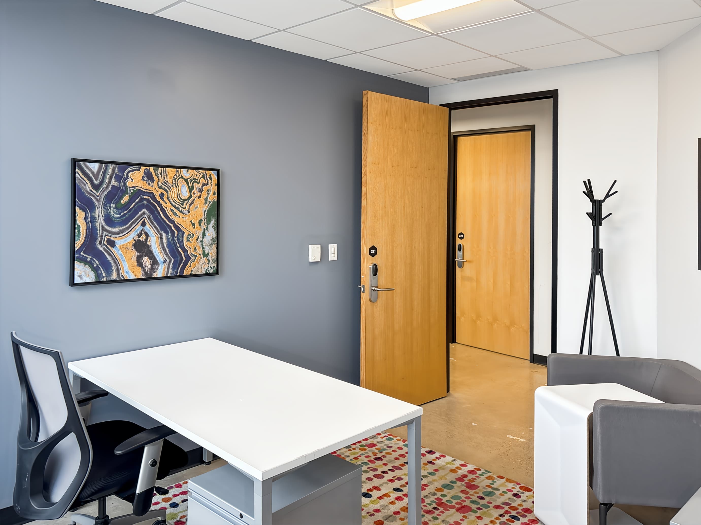 MO, St Louis - Spaces Central West End image 8