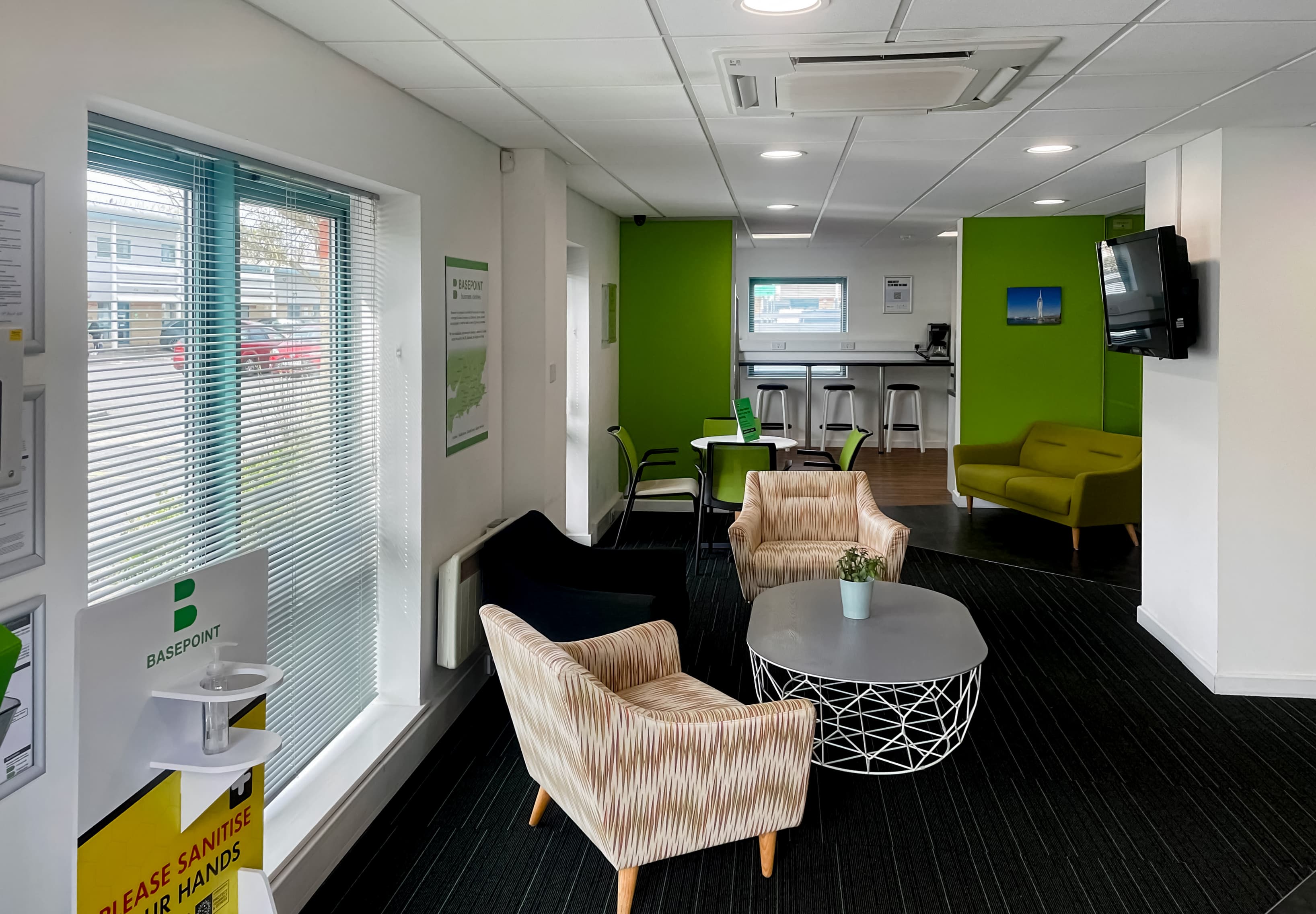 HAVANT, Harts Farm Way image 5