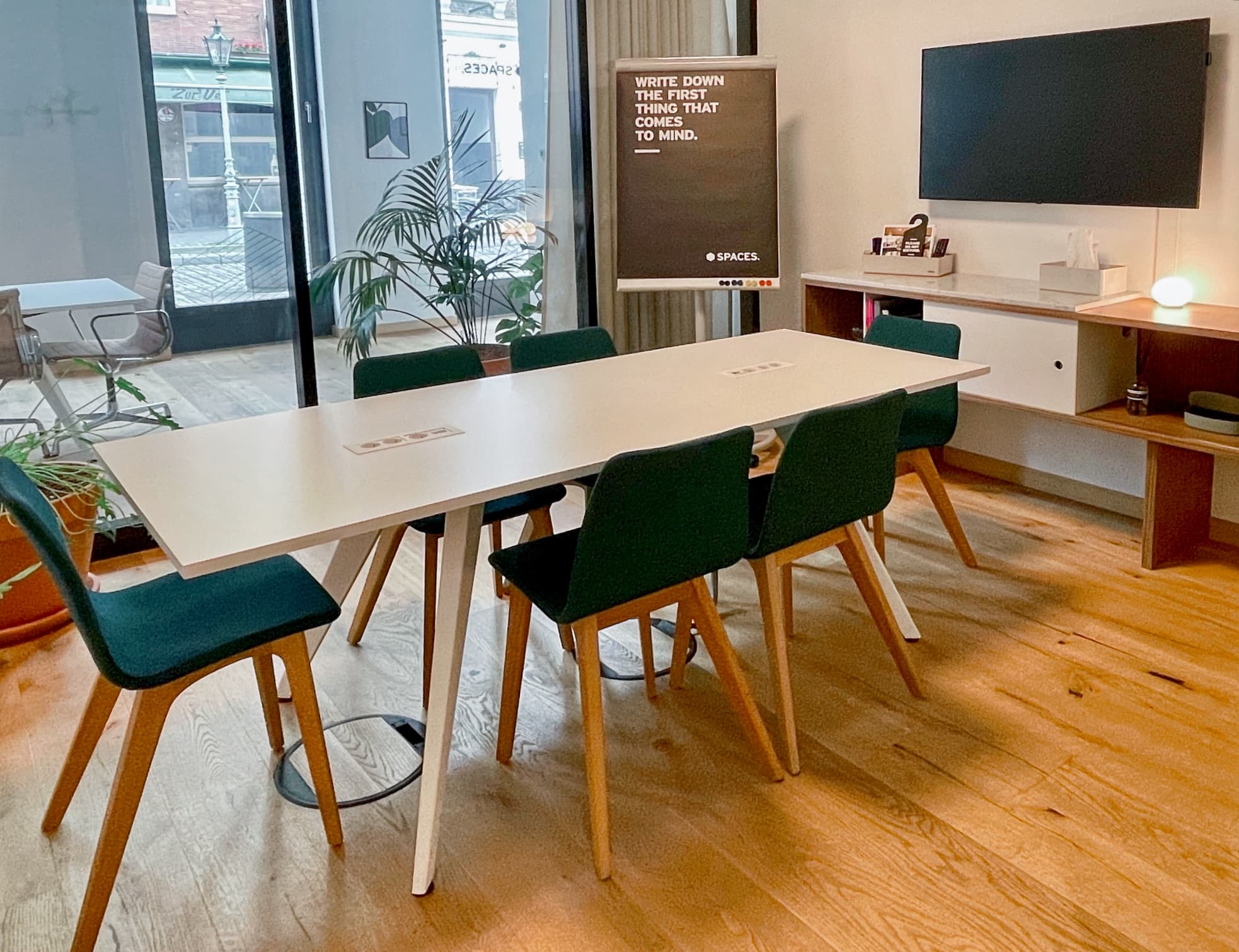 DUSSELDORF, Spaces Andreas Quartier image 3