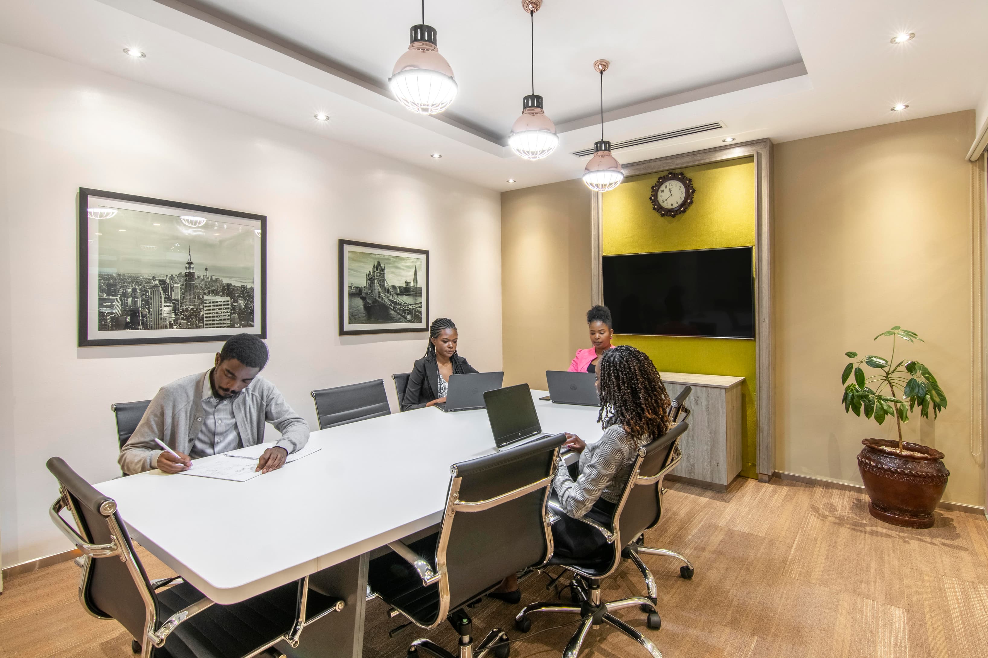 NAIROBI, Vienna Court image 3