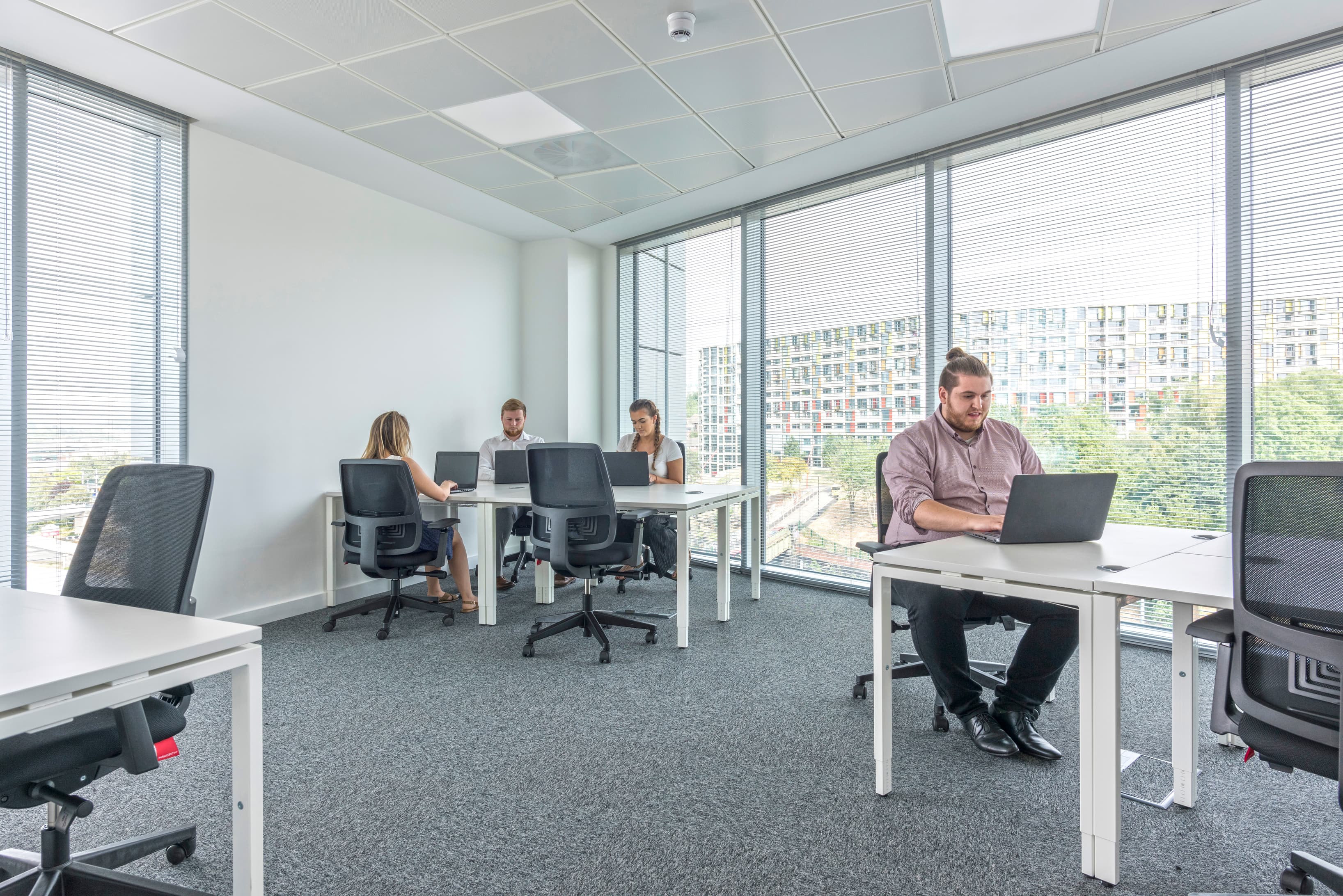 SHEFFIELD, Spaces Acero image 10