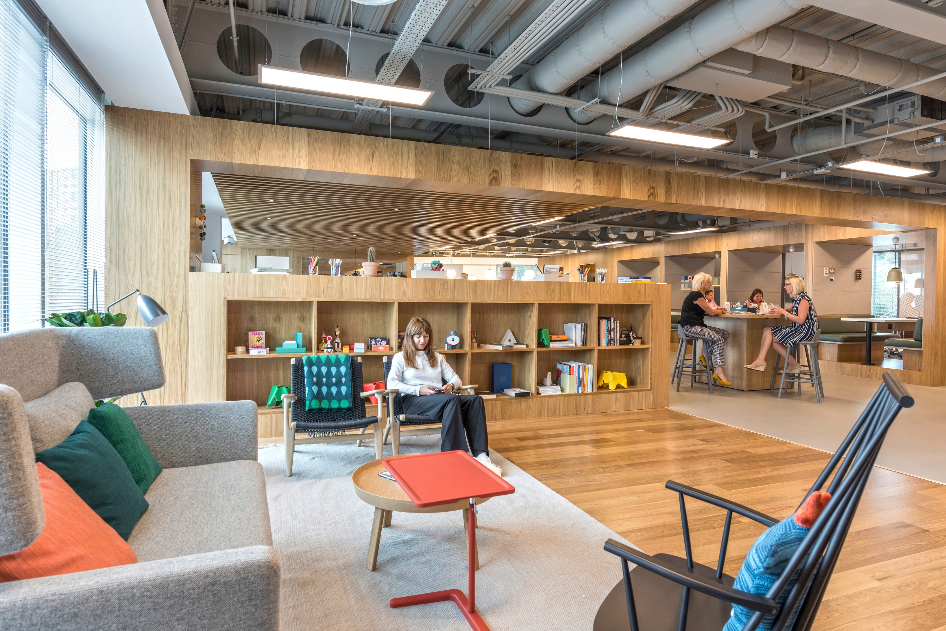 SHEFFIELD, Spaces Acero image 5