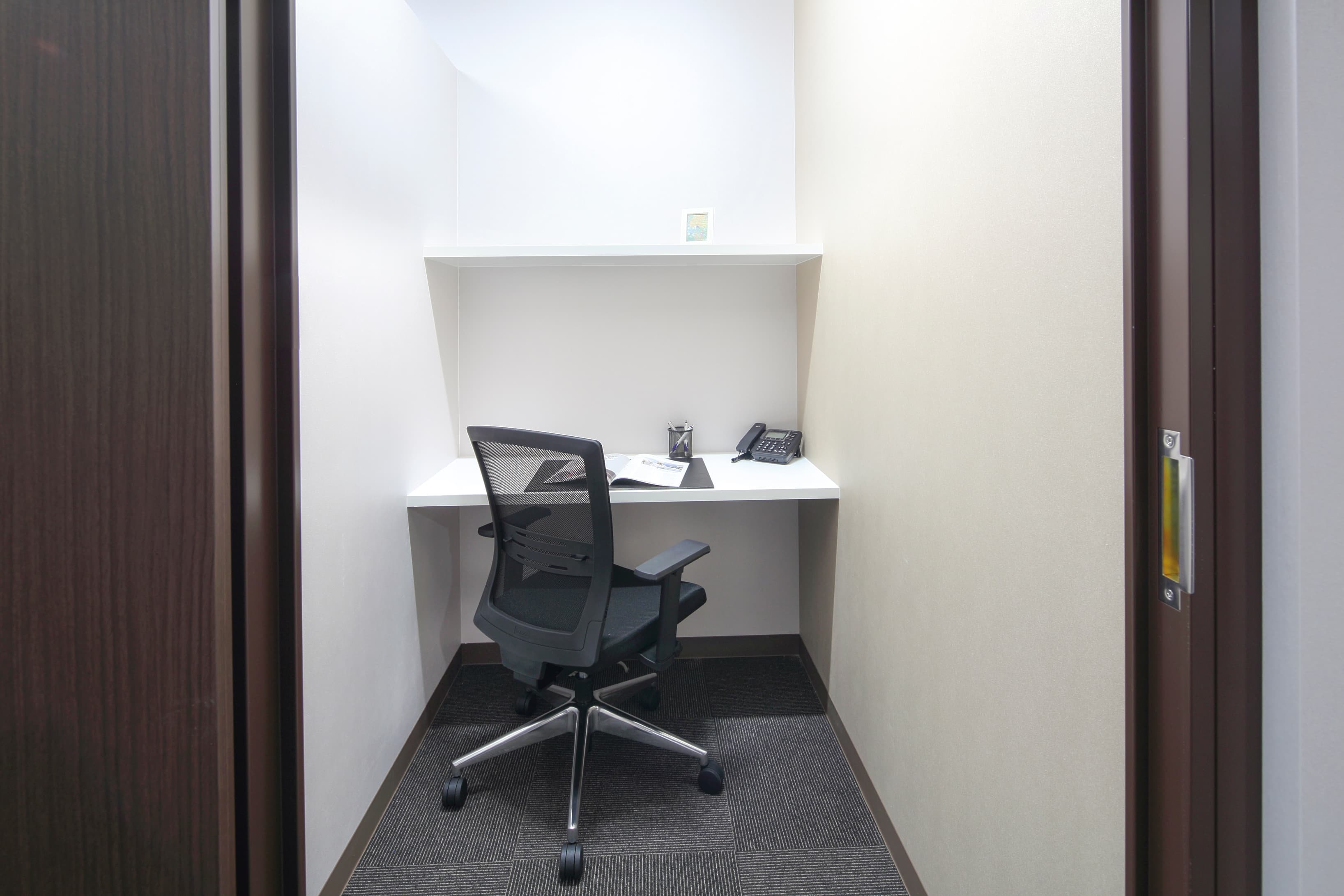 TOKYO, OpenOffice Nishi-Shinjuku Ekimae image 5