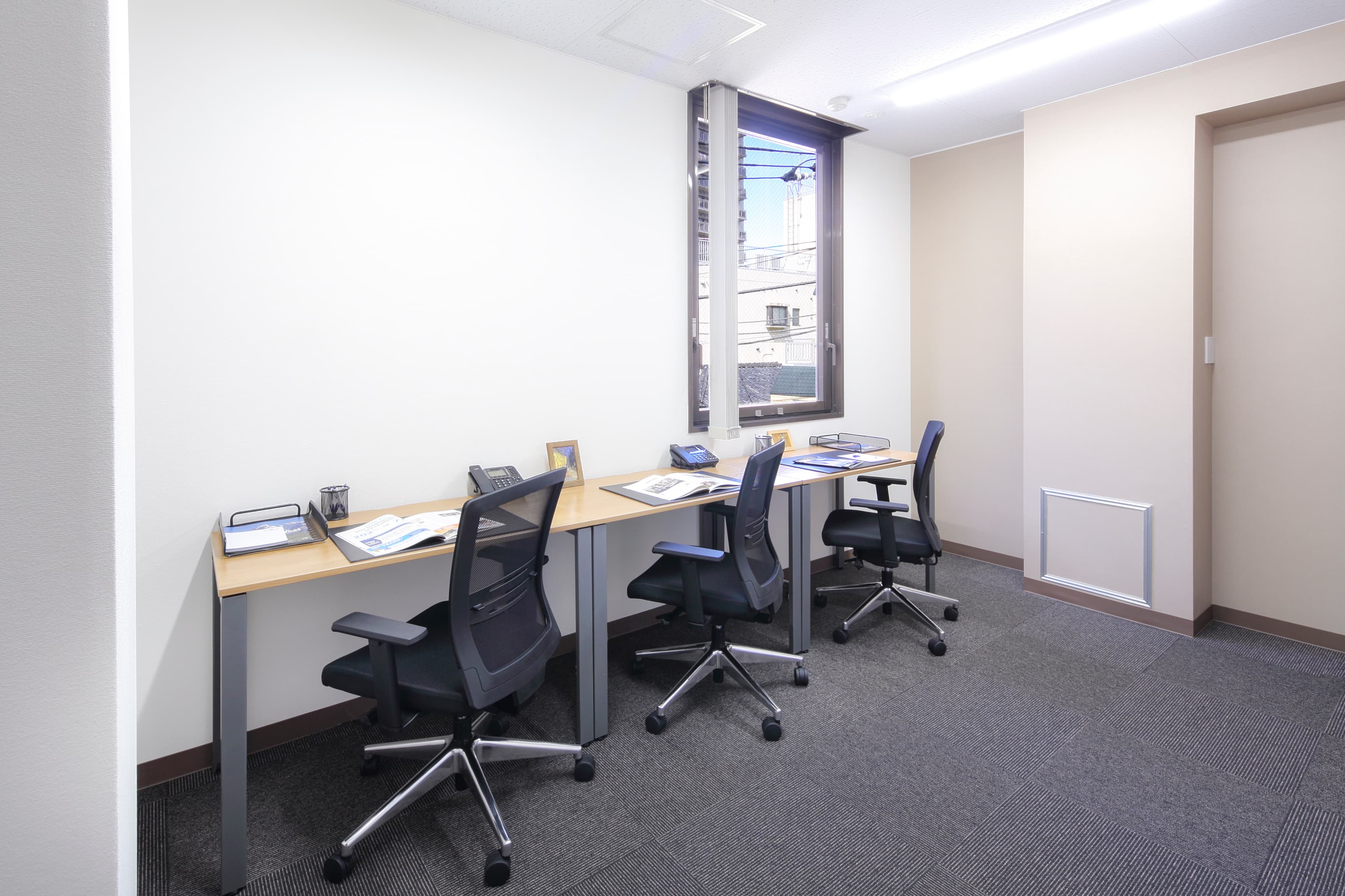 TOKYO, OpenOffice Nishi-Shinjuku Ekimae image 6