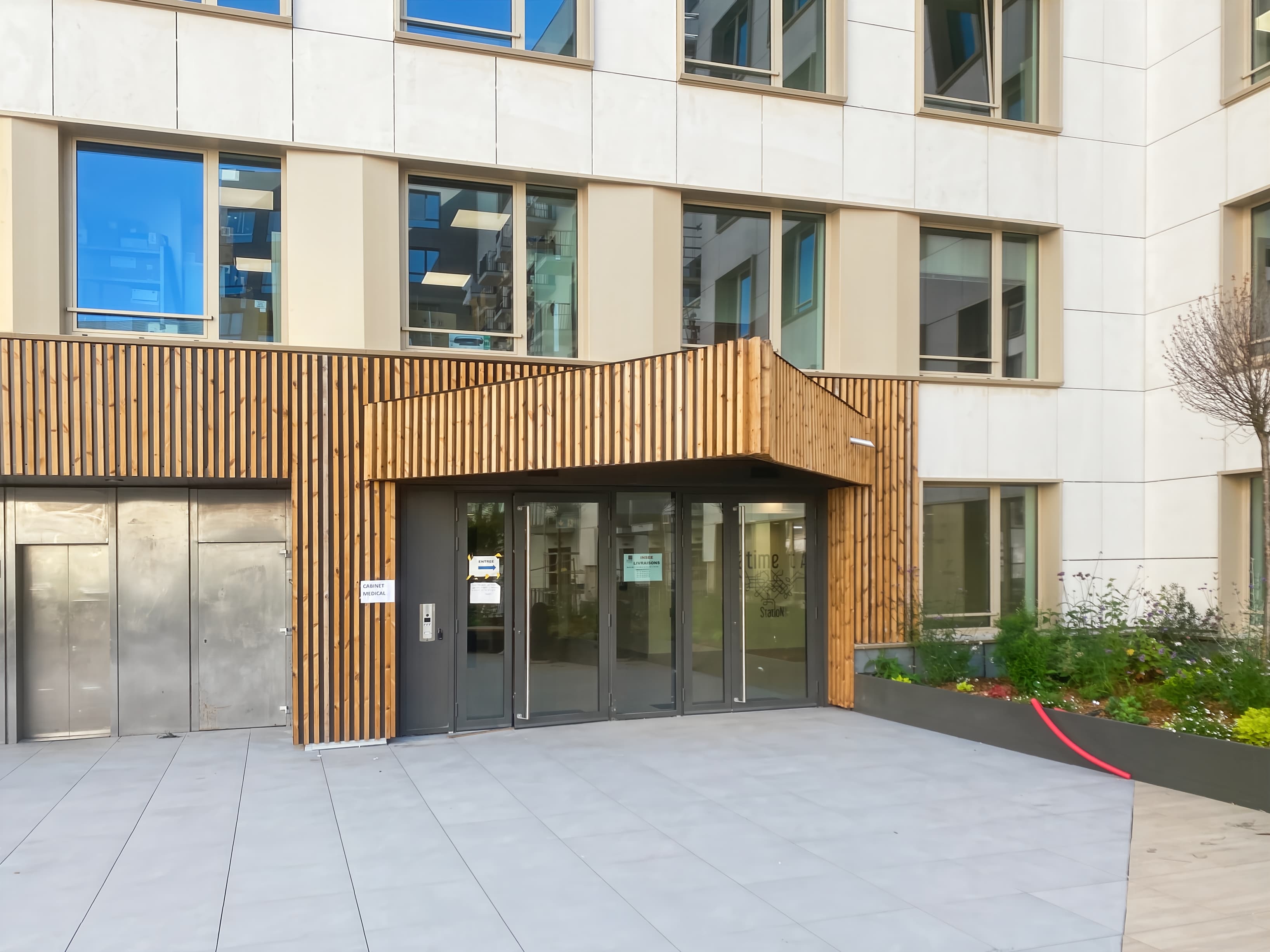 SAINT QUENTIN, Stop & Work Saint Quentin image 13 SAINT QUENTIN, Stop & Work Saint Quentin image 13