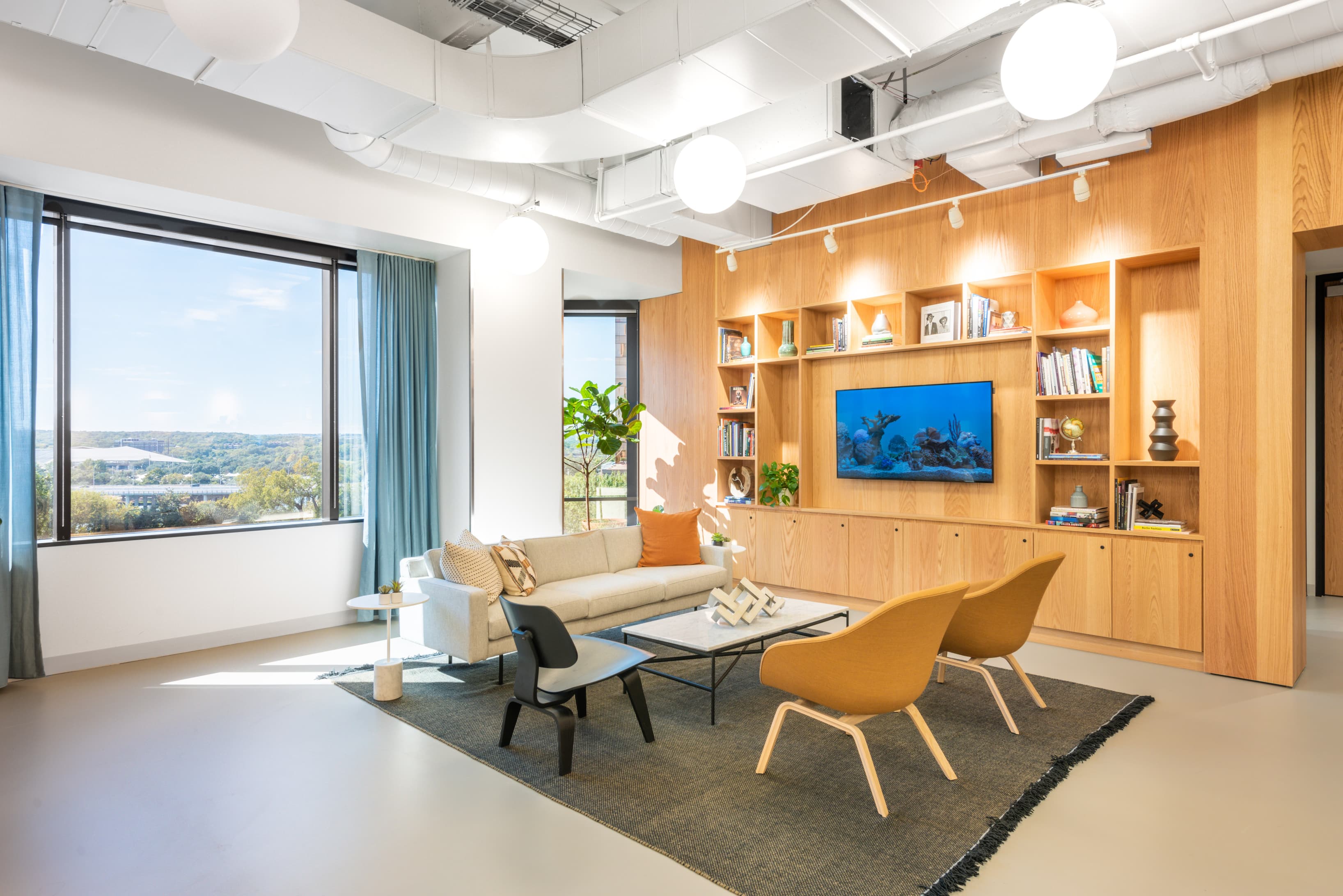 TX, Austin – Spaces 111 Congress image 5