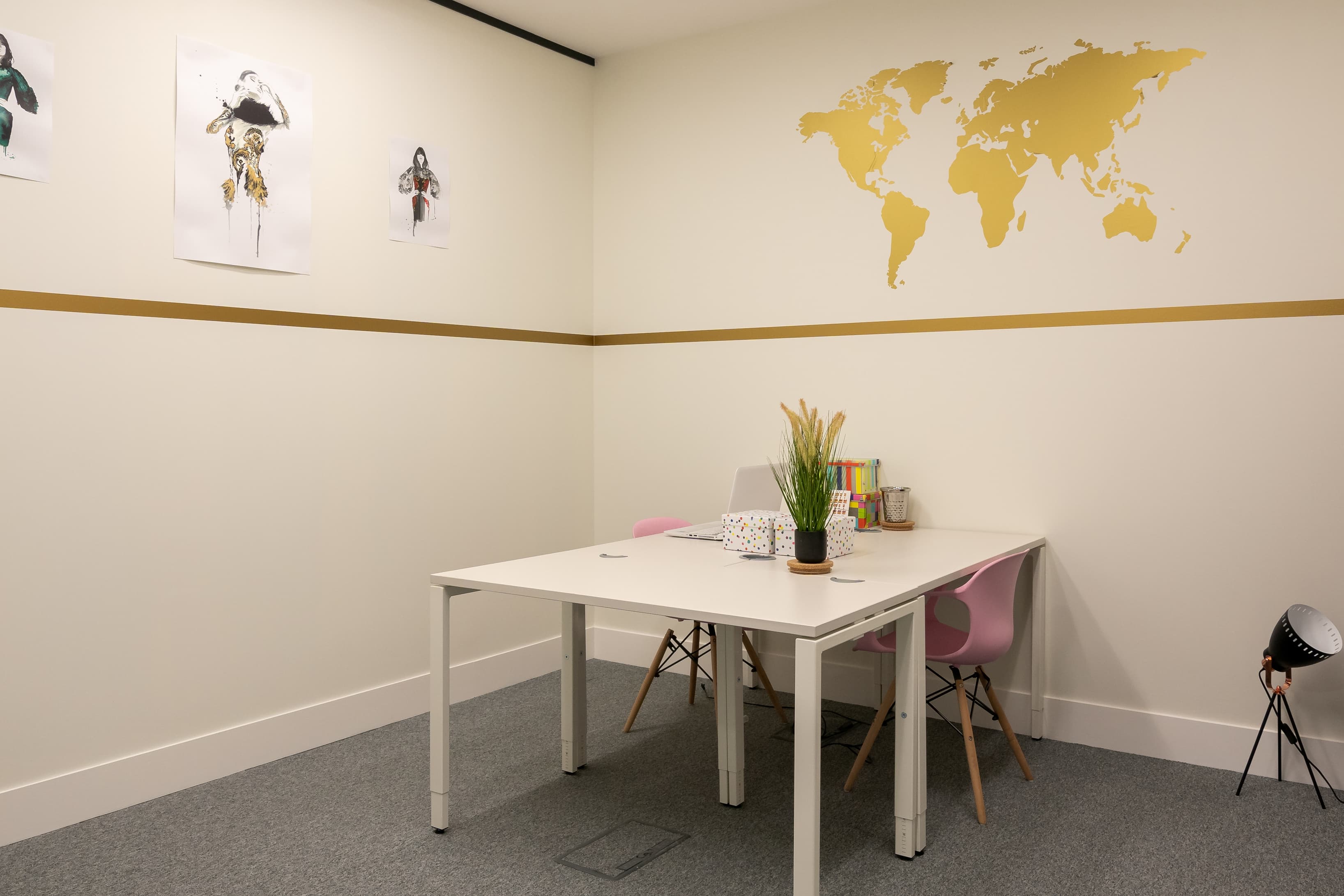 GLASGOW, Spaces, West Regent Street image 3