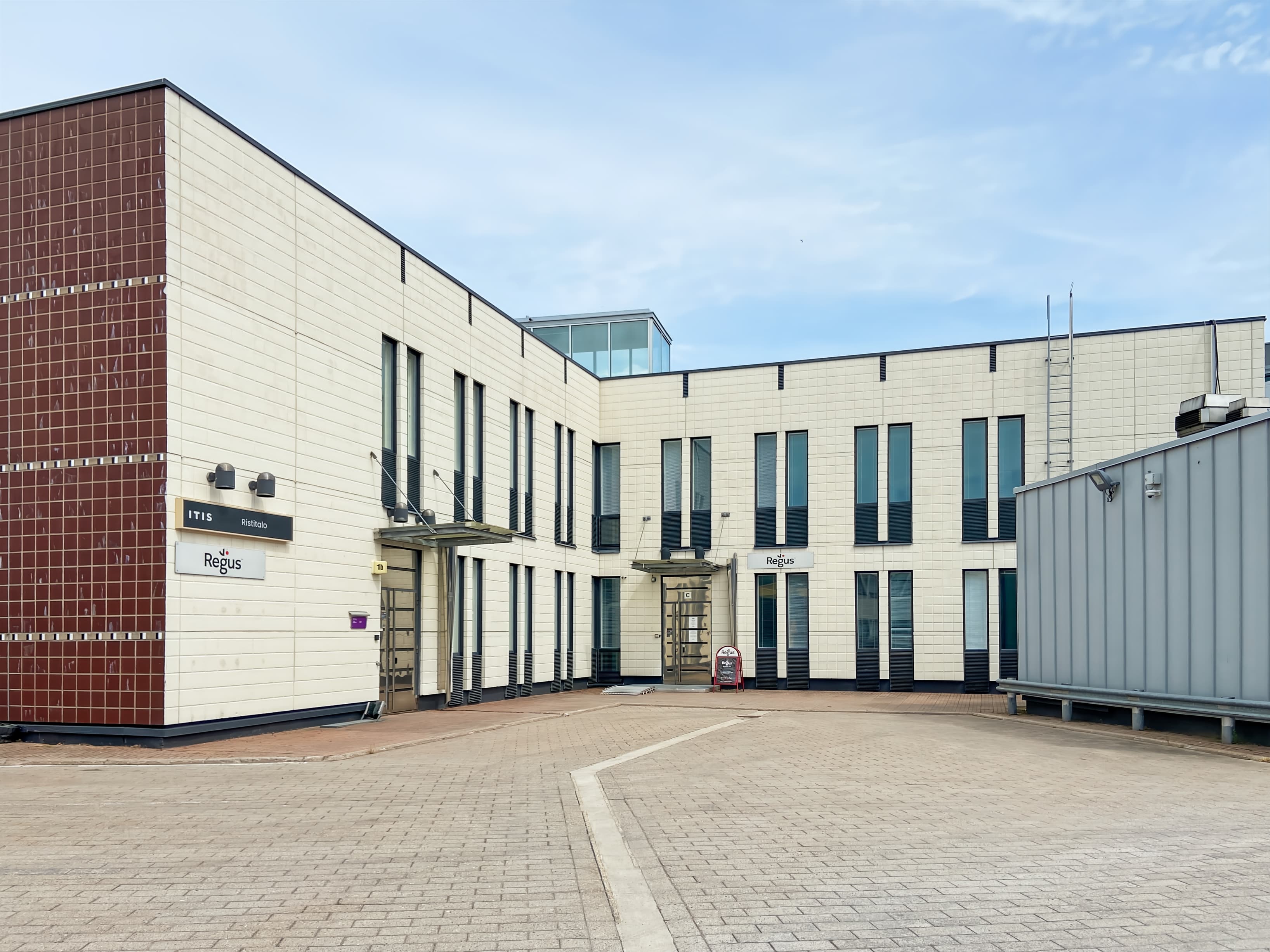 TAIPEI, Spaces Hung Sheng IFC image 11