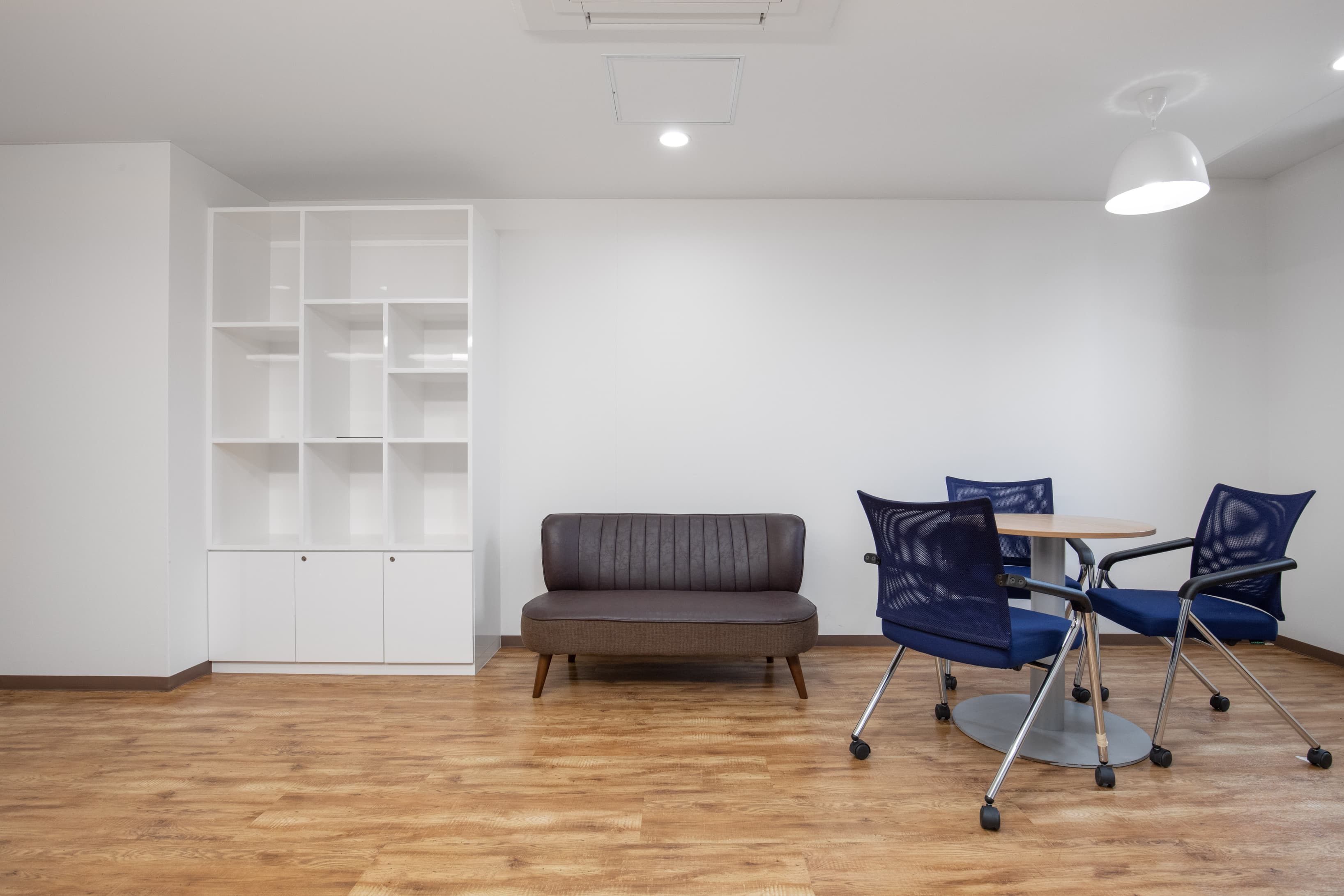 TOKYO, OpenOffice Osaki Eki Nishiguchi image 1