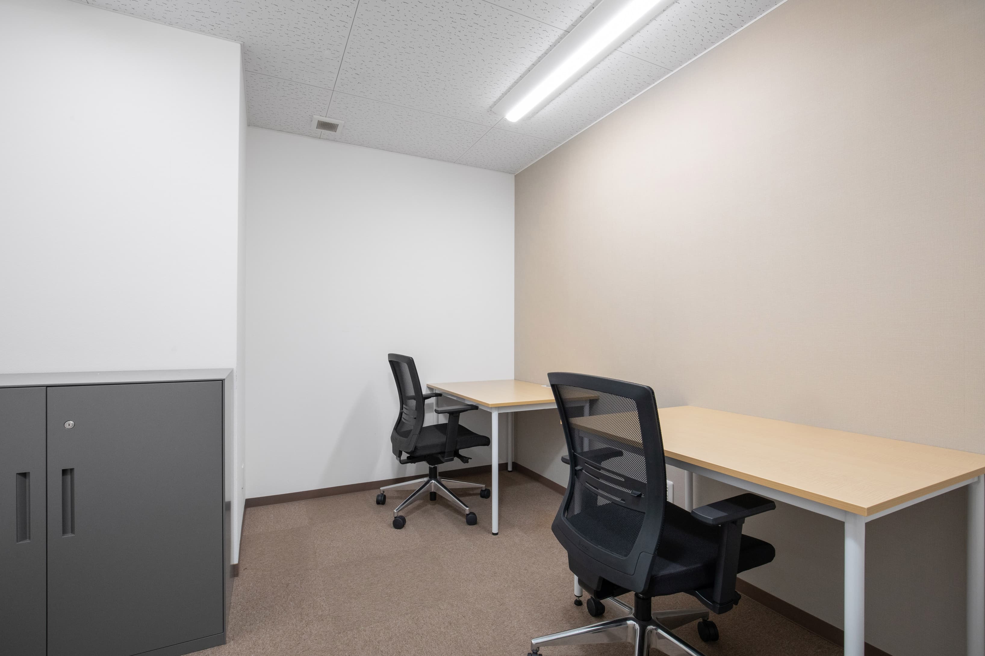 TOKYO, OpenOffice Osaki Eki Nishiguchi image 9