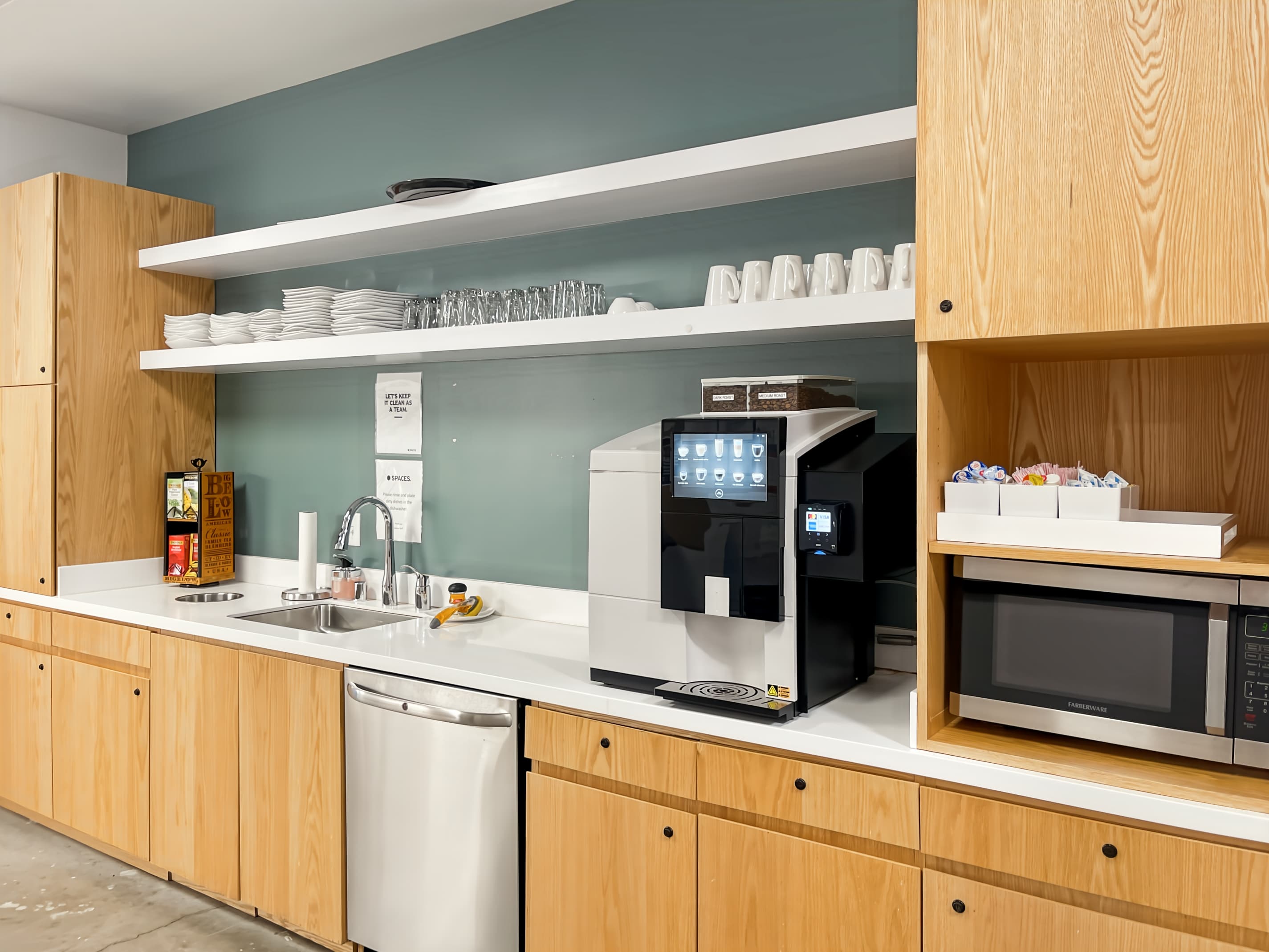 WI, Milwaukee - Spaces North Water Street image 2 WI, Milwaukee - Spaces North Water Street image 2