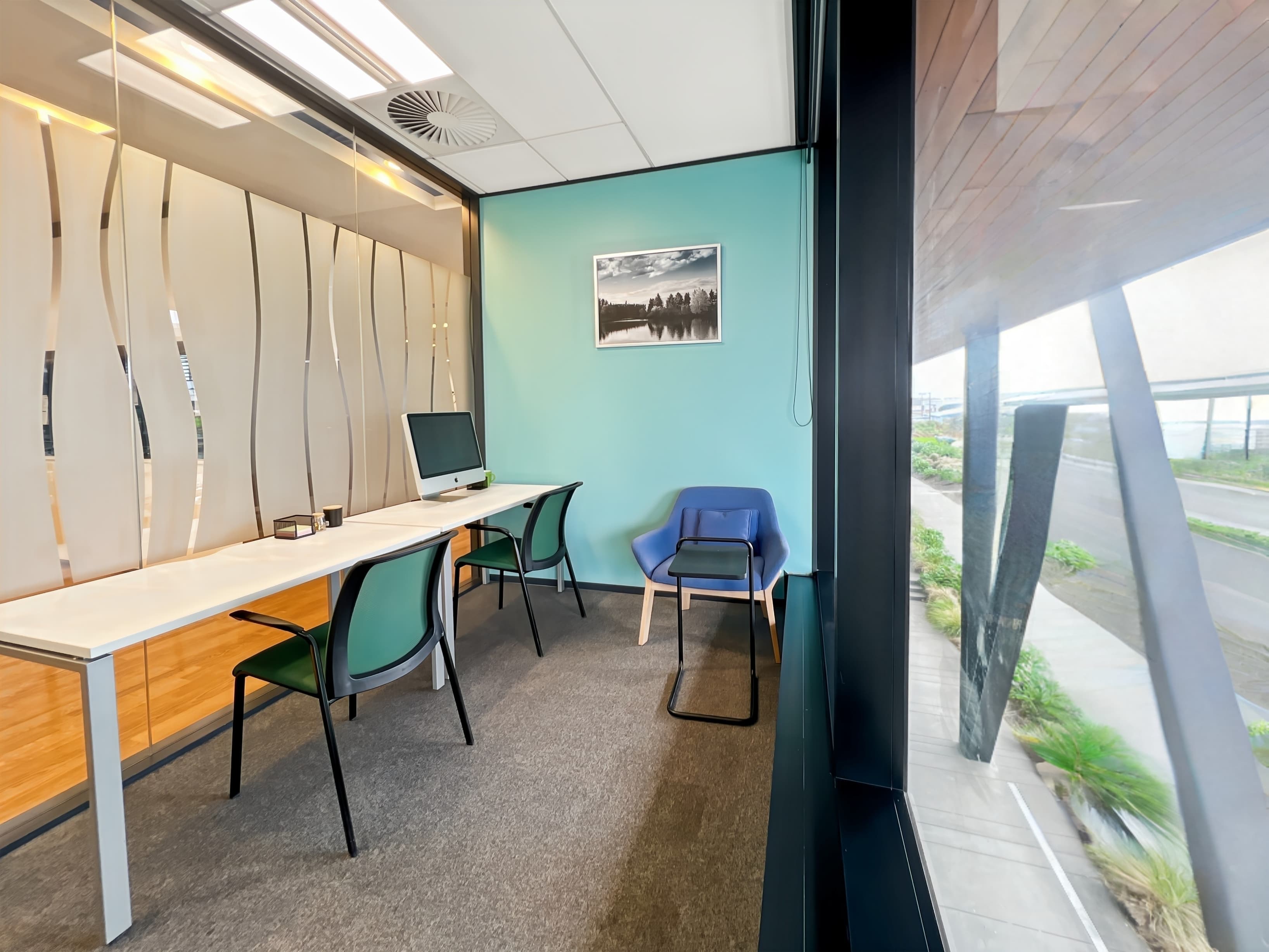 AUCKLAND, Airport image 3