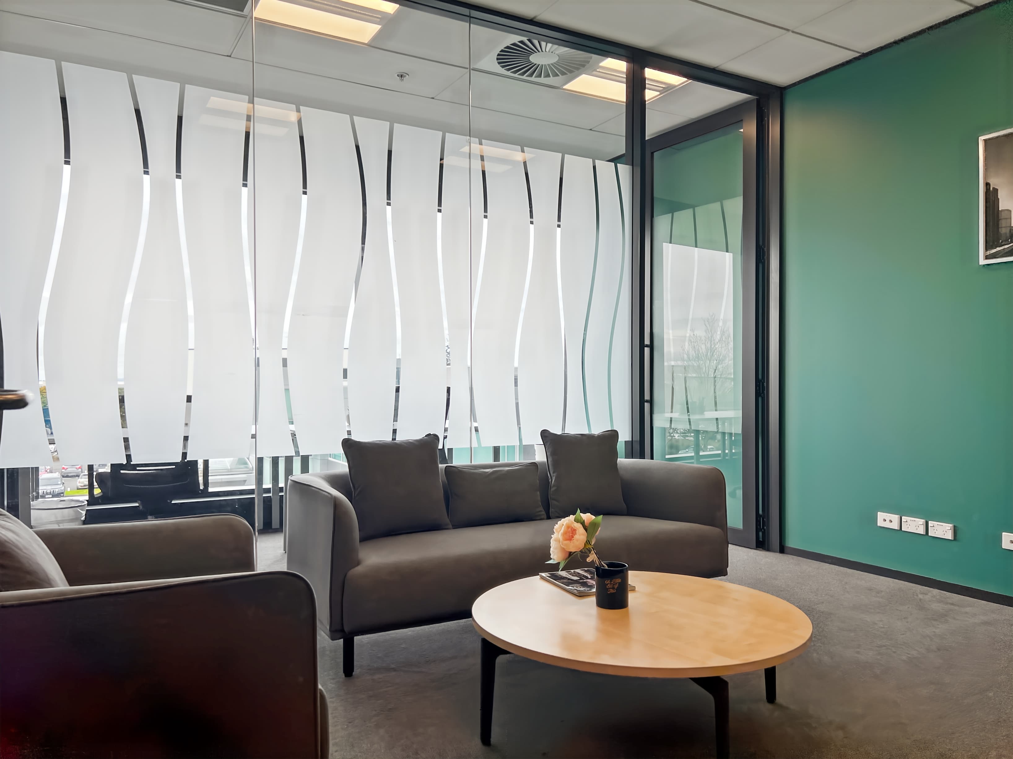 AUCKLAND, Airport image 8