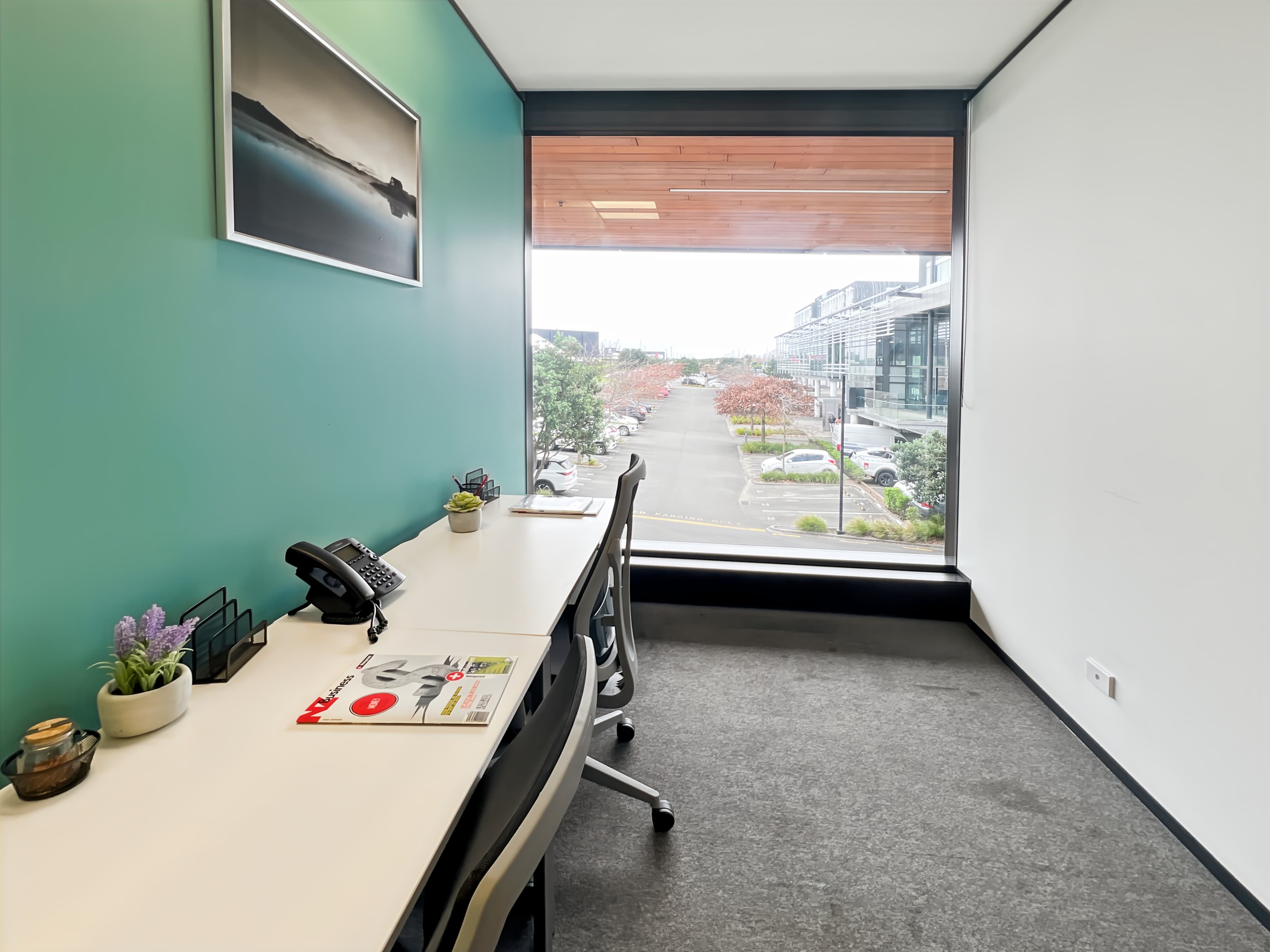 AUCKLAND, Airport image 7