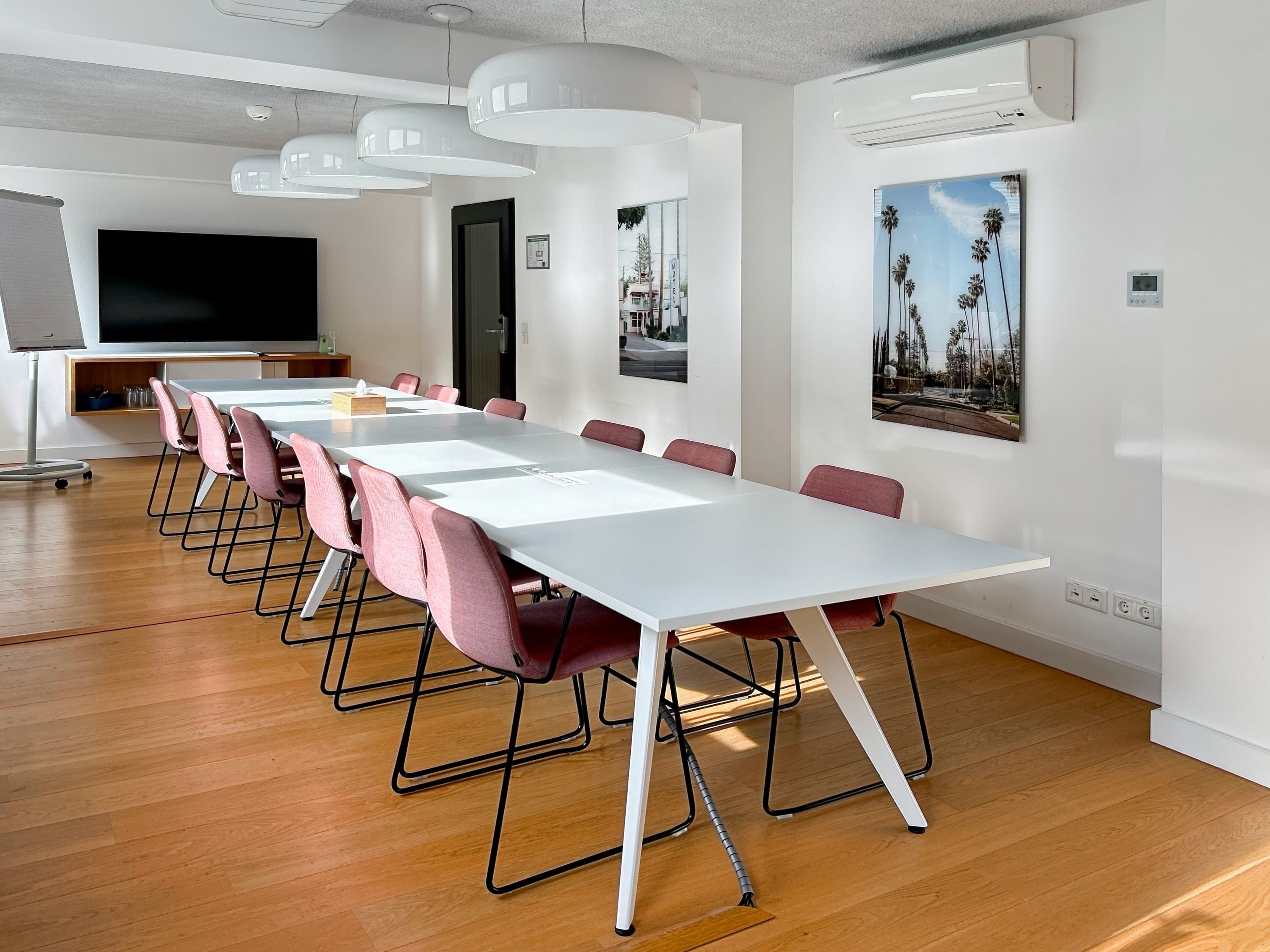 COLOGNE, Spaces Breite Straße image 2