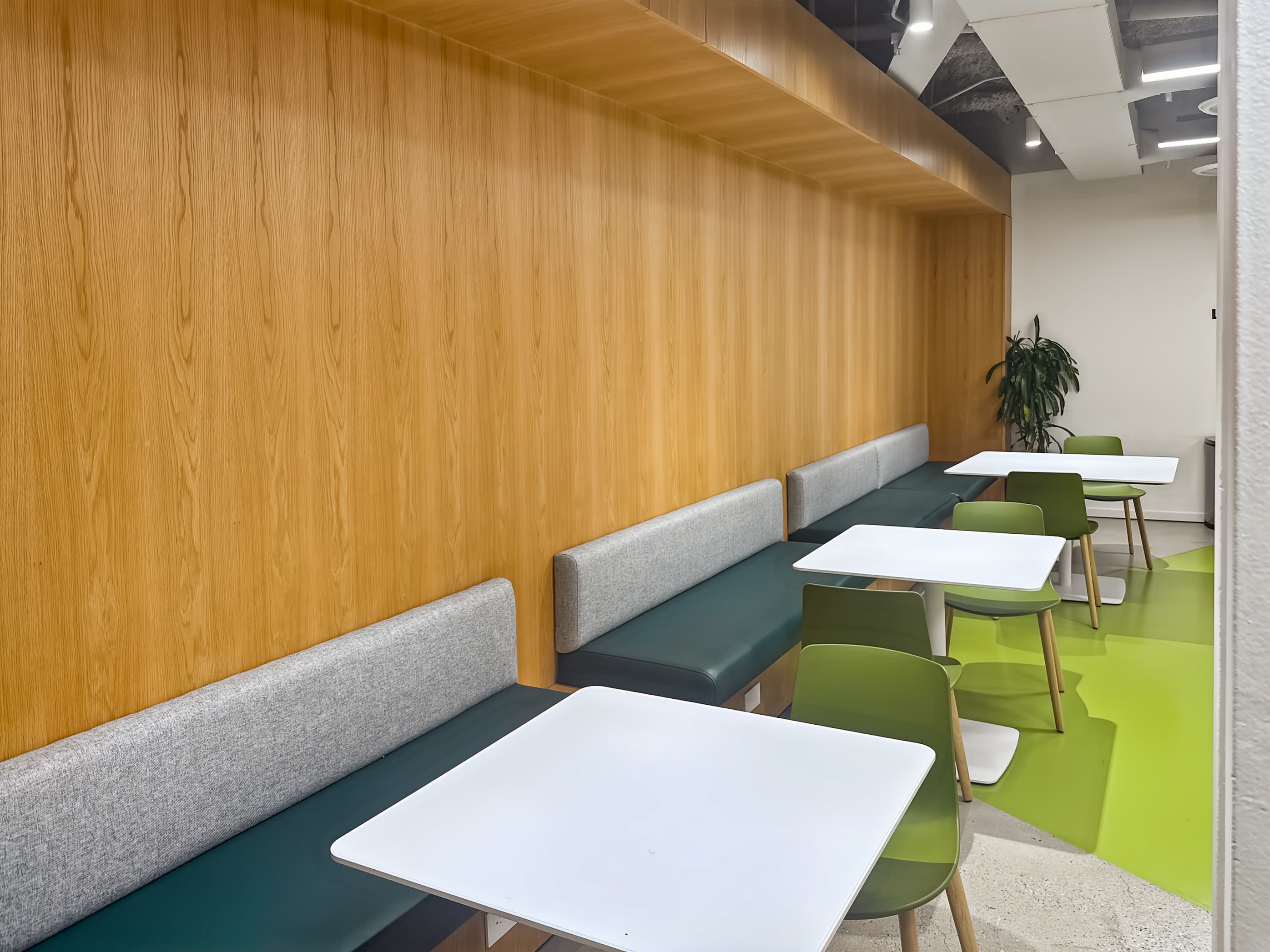 BC, Vancouver - Green Lamp image 4