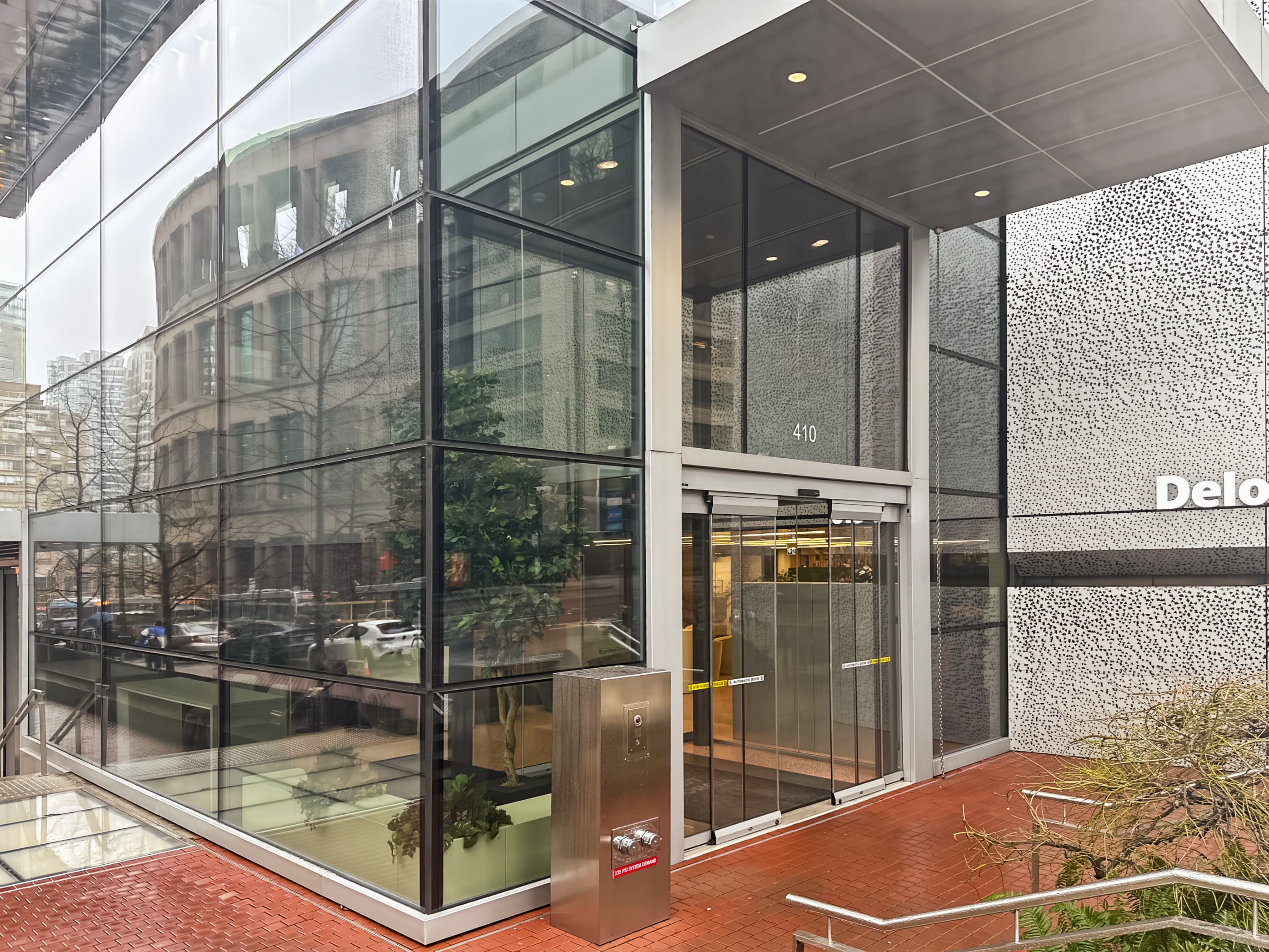 BC, Vancouver - Green Lamp image 7