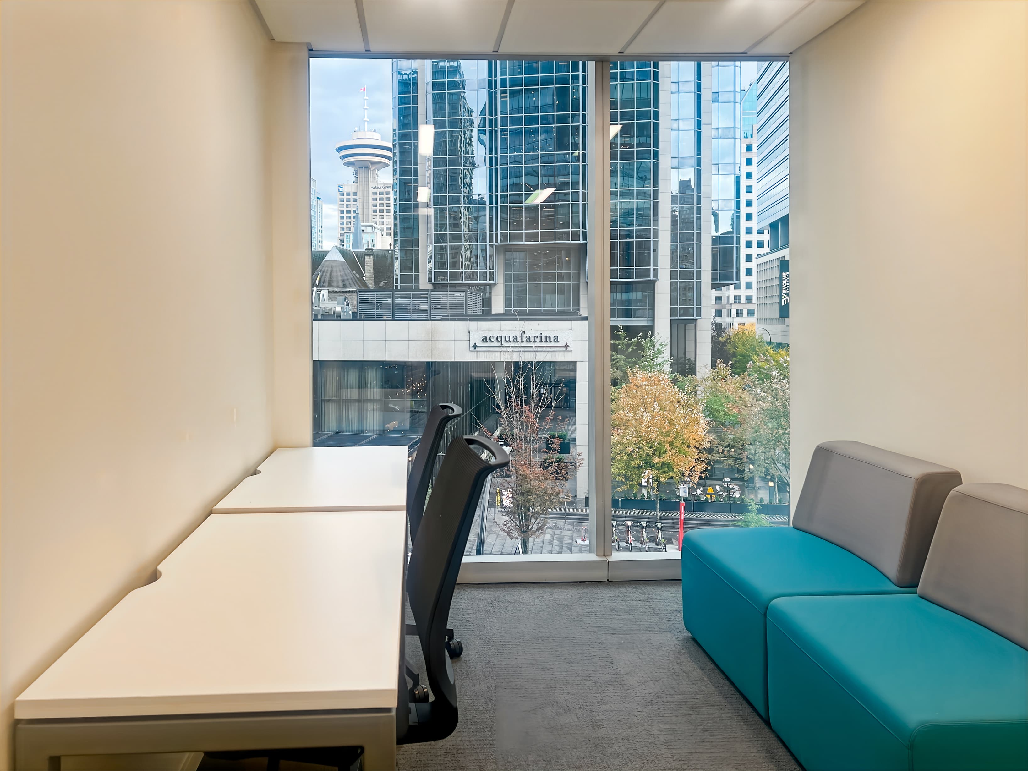 BC, Vancouver - Green Lamp image 12