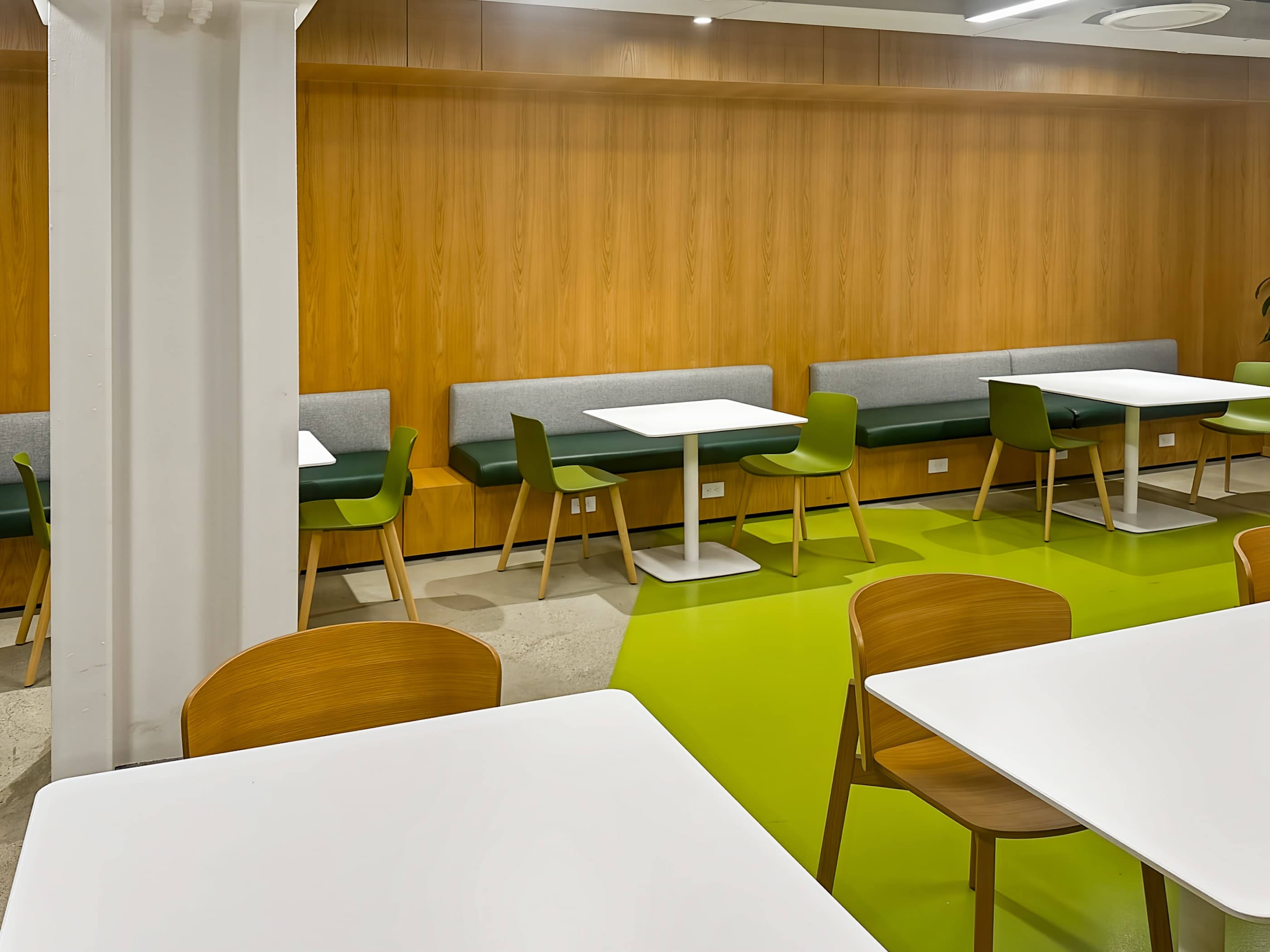 BC, Vancouver - Green Lamp image 3