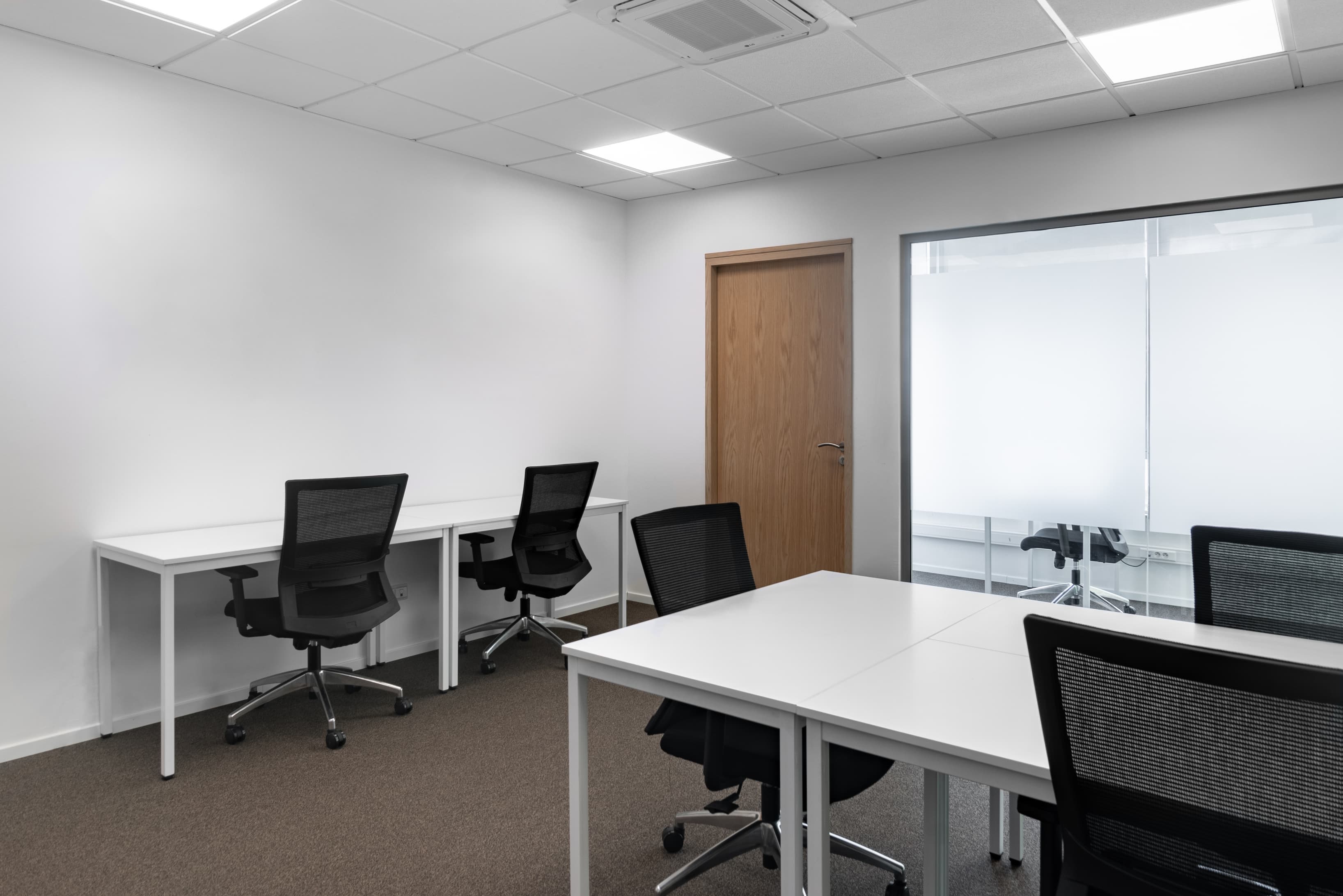 TANGIERS, Ibn Batouta Bureaux image 1