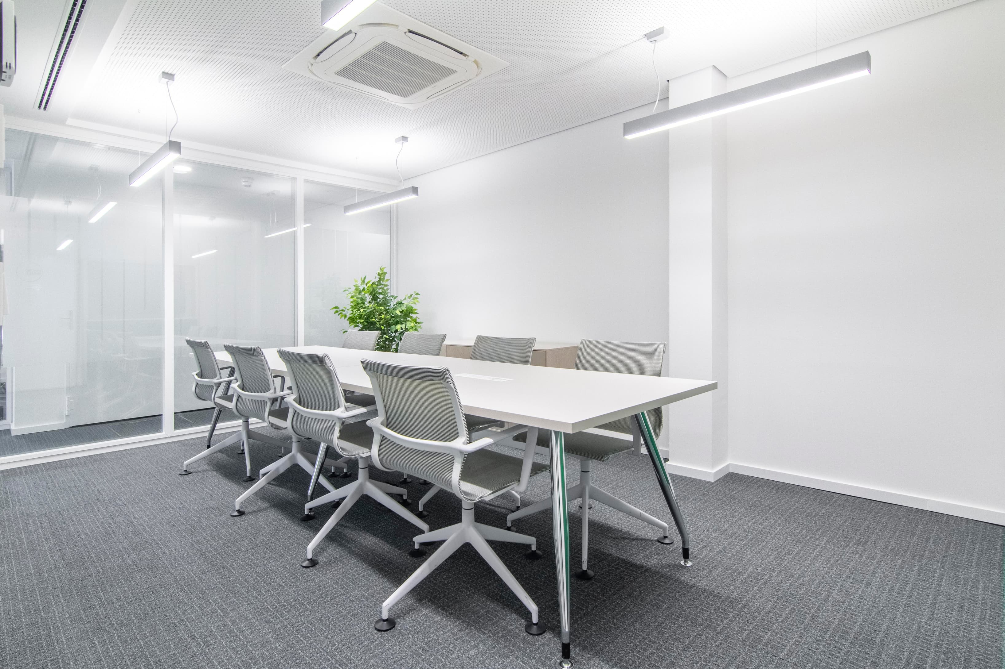 ERFURT, Erfurt Hauptbahnhof image 7 ERFURT, Erfurt Hauptbahnhof image 7