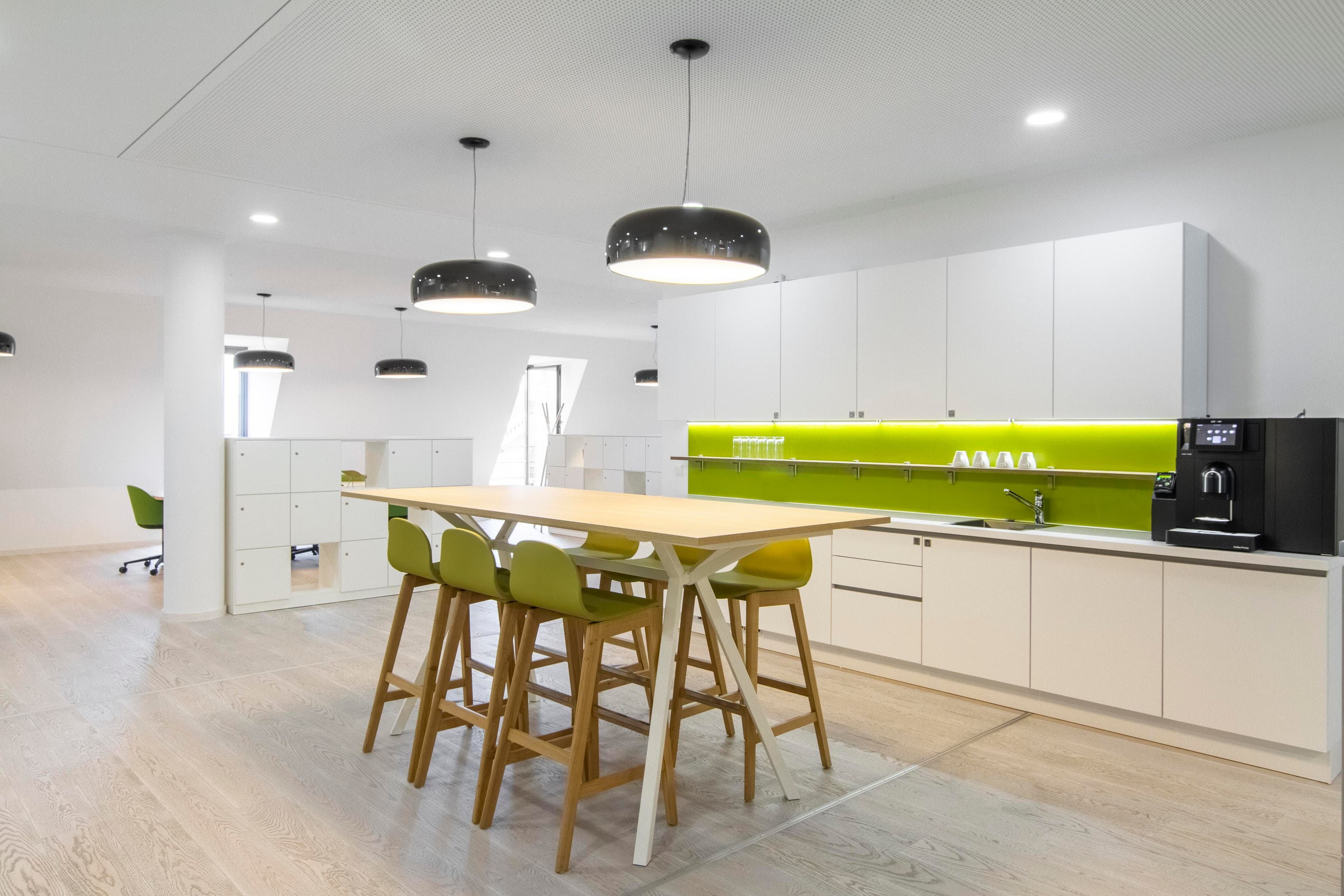 ERFURT, Erfurt Hauptbahnhof image 5 ERFURT, Erfurt Hauptbahnhof image 5