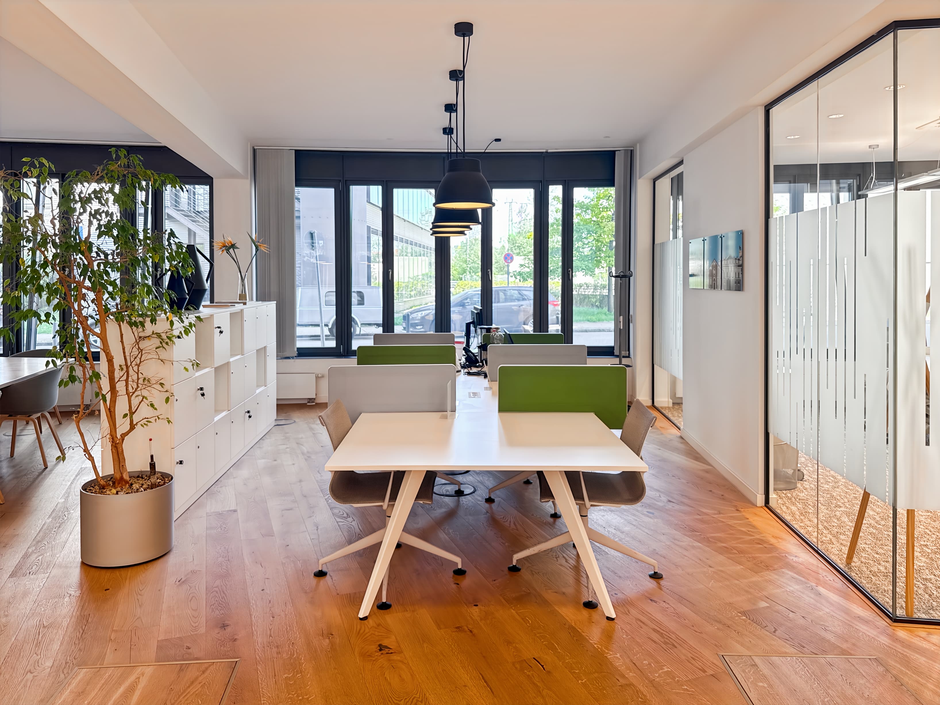 MUNICH, Leuchtenbergring image 13