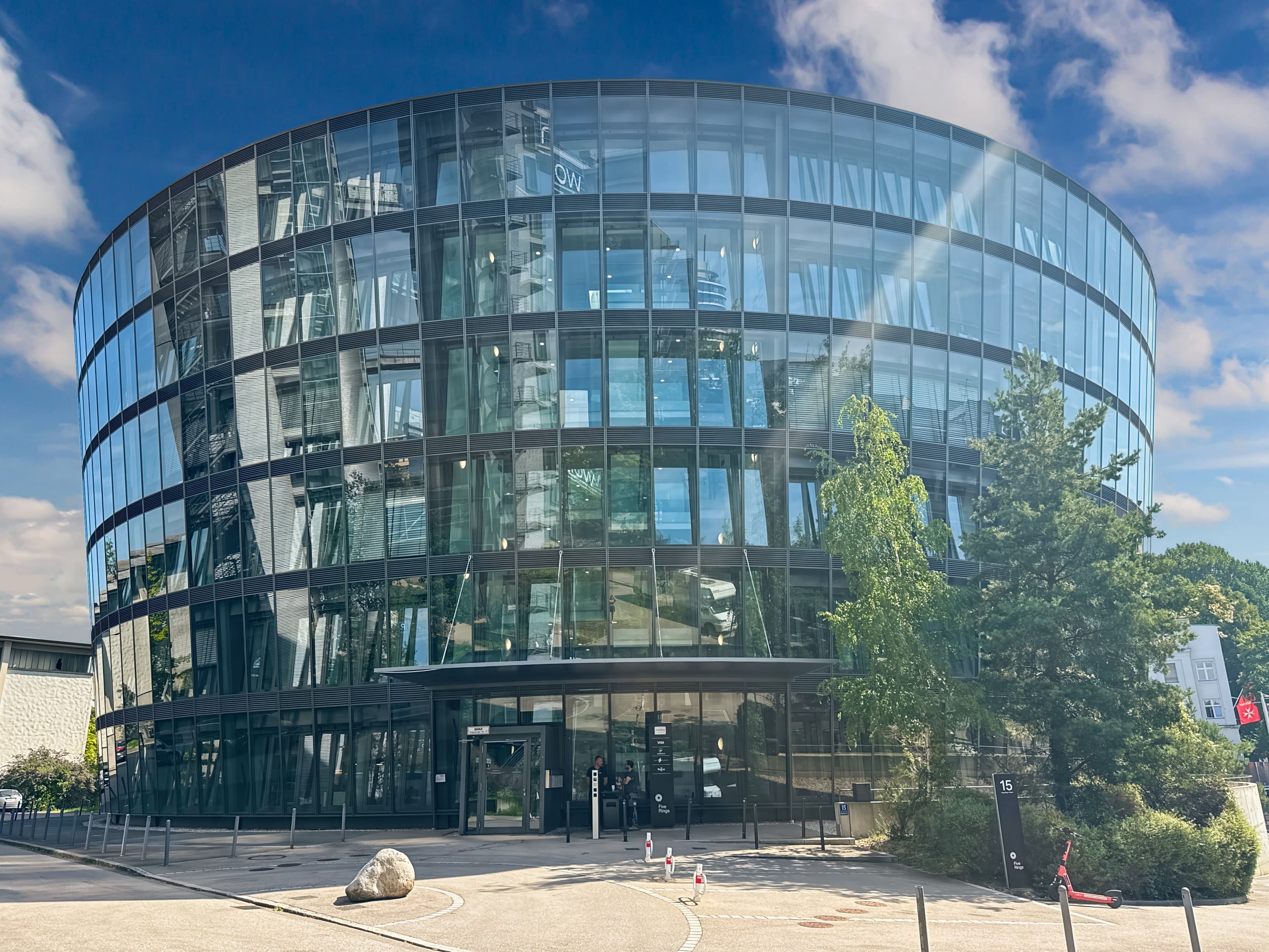 MUNICH, Leuchtenbergring image 11