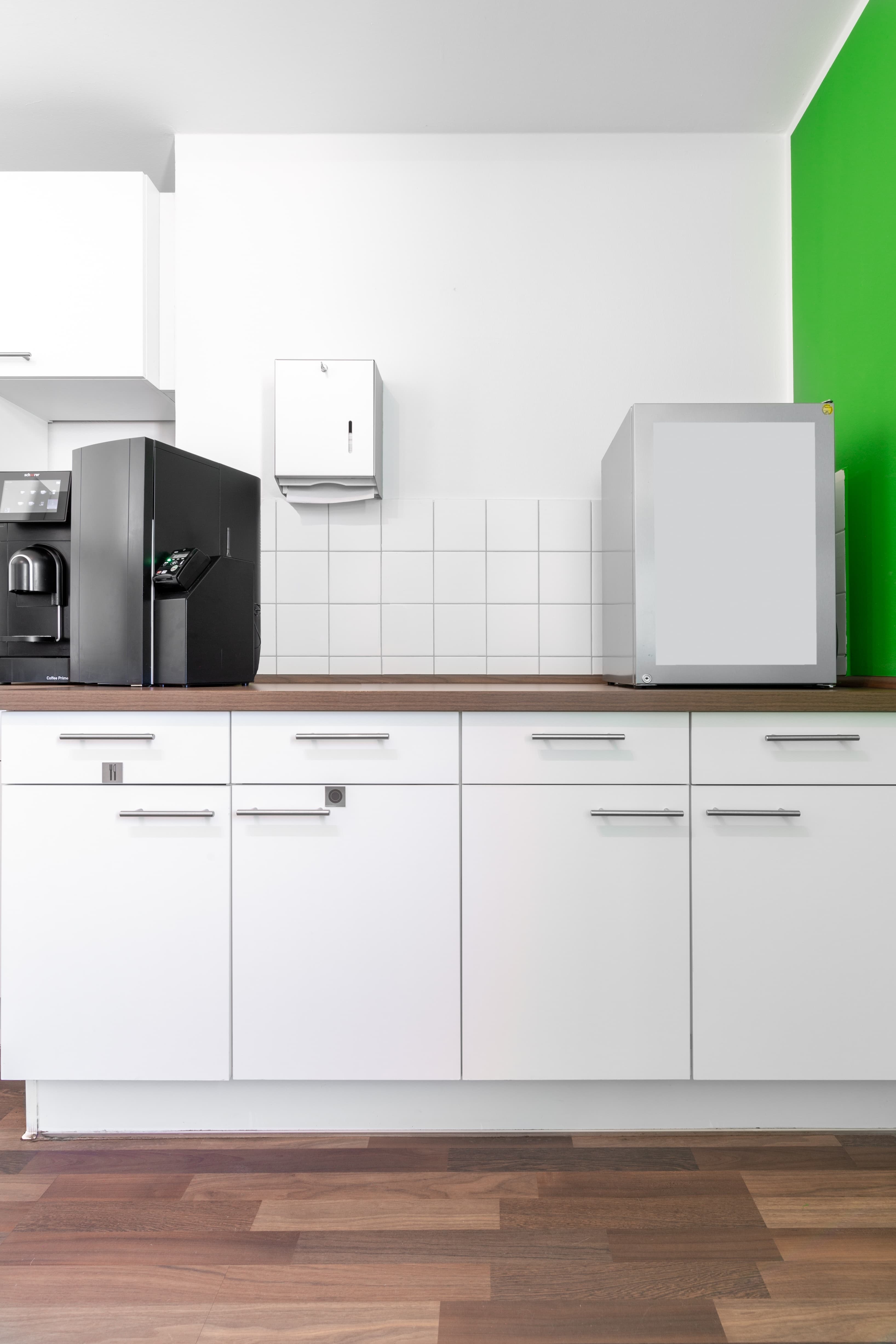 UNTERFÖHRING, HQ Feringastraße image 5