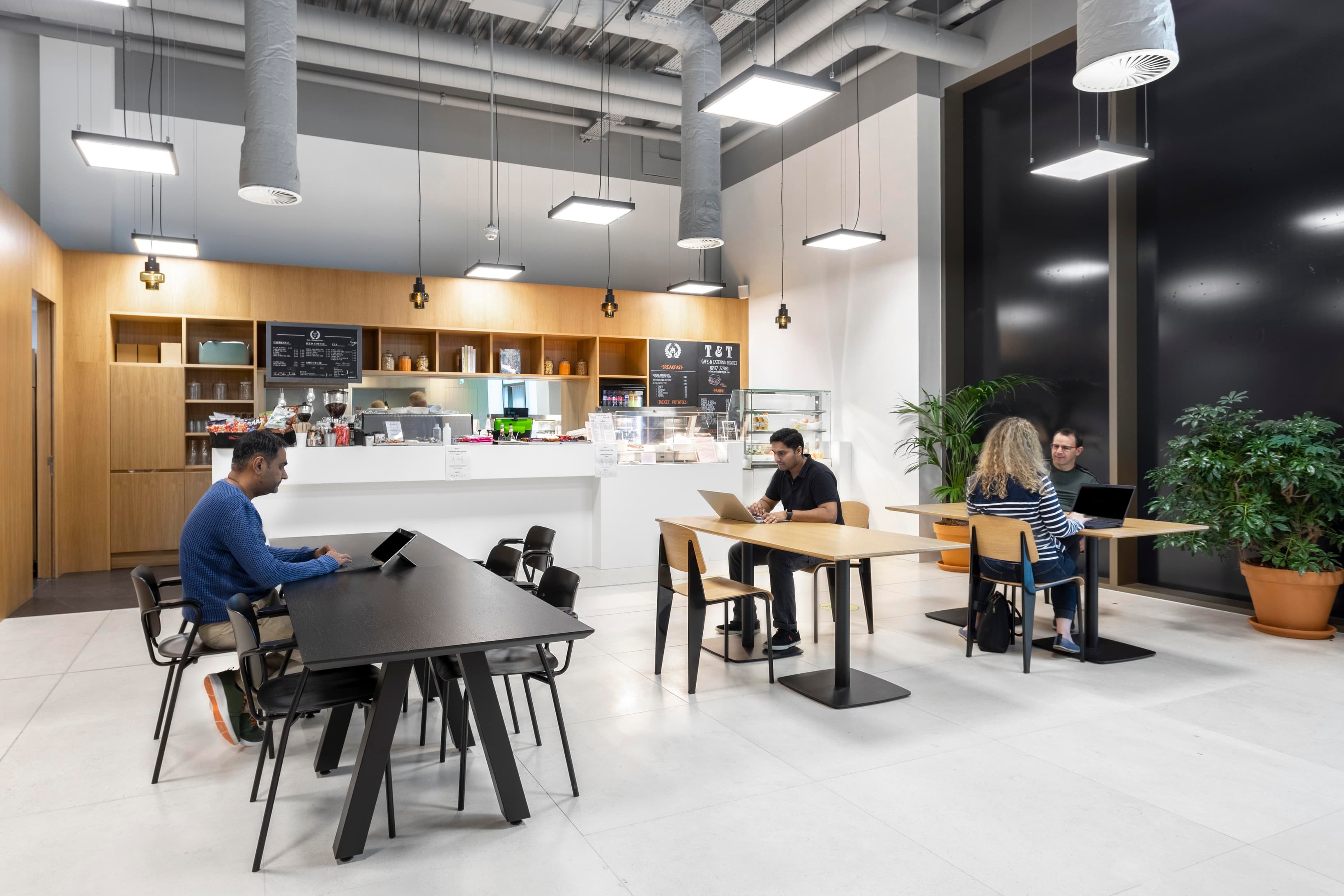 MILTON KEYNES, Spaces, Avebury Boulevard image 4 MILTON KEYNES, Spaces, Avebury Boulevard image 4