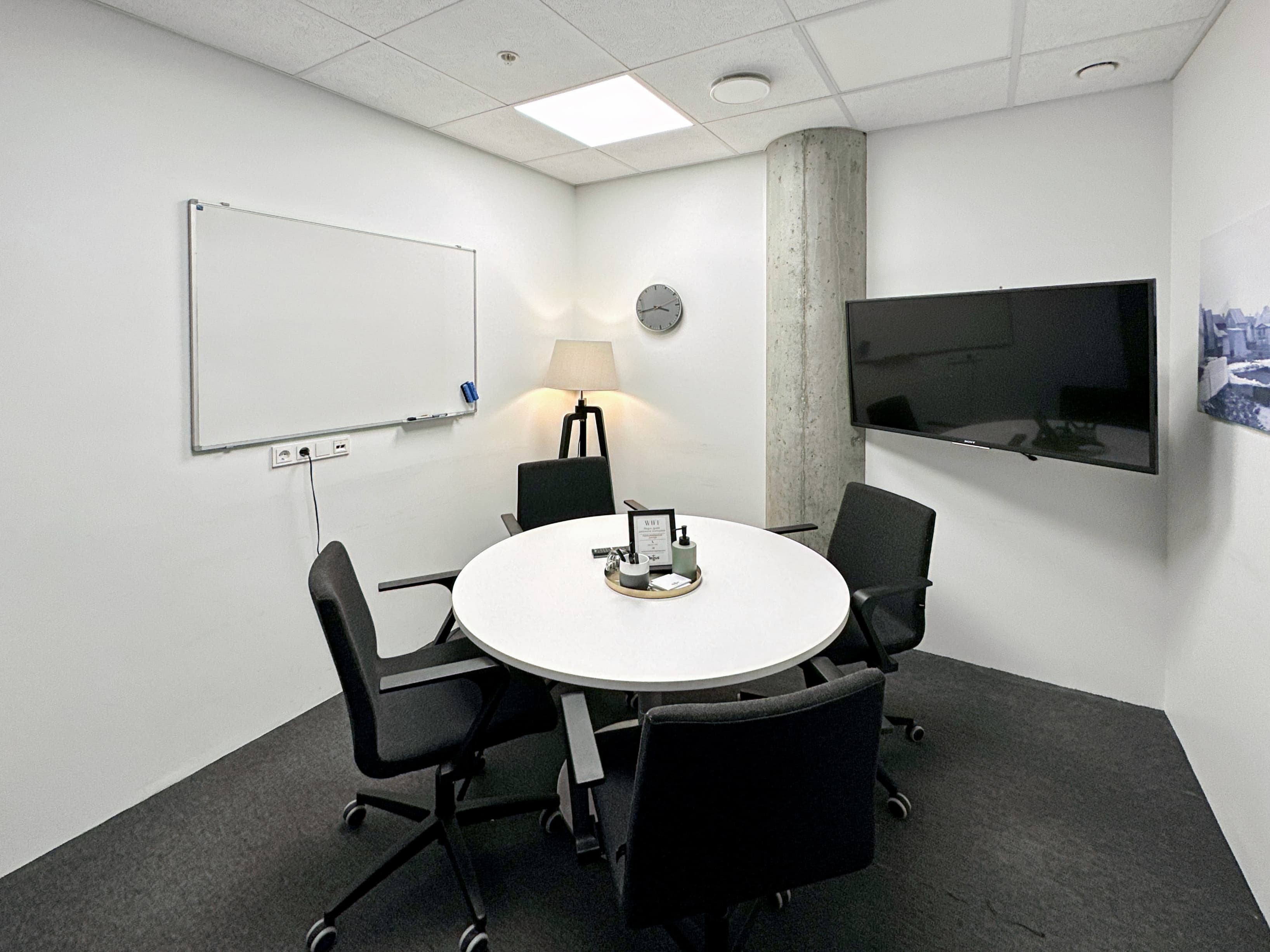 Laugavegur 13, 101 Reykjavik image 12 Laugavegur 13, 101 Reykjavik image 12