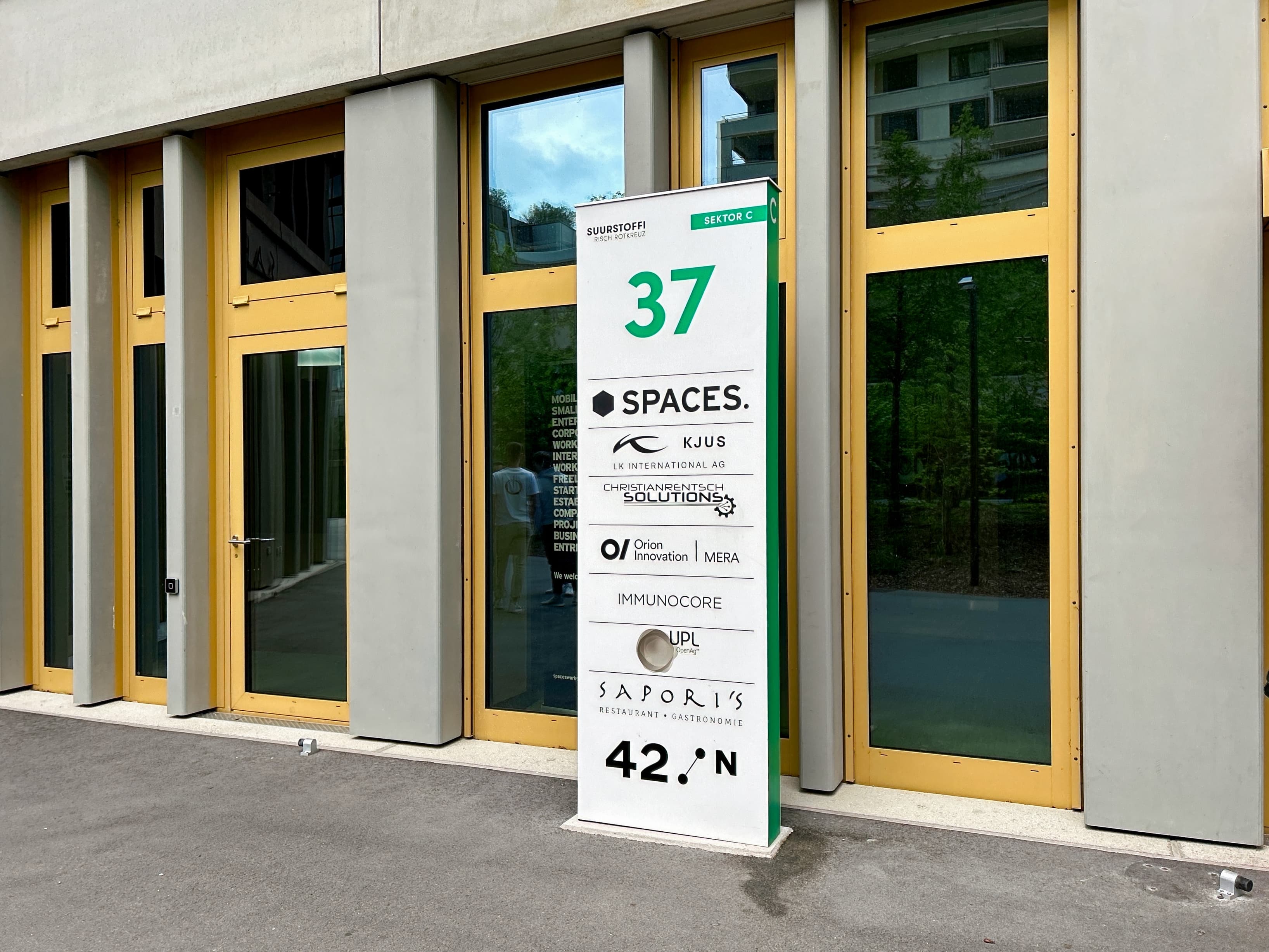 ROTKREUZ, Spaces Suurstoffi image 7