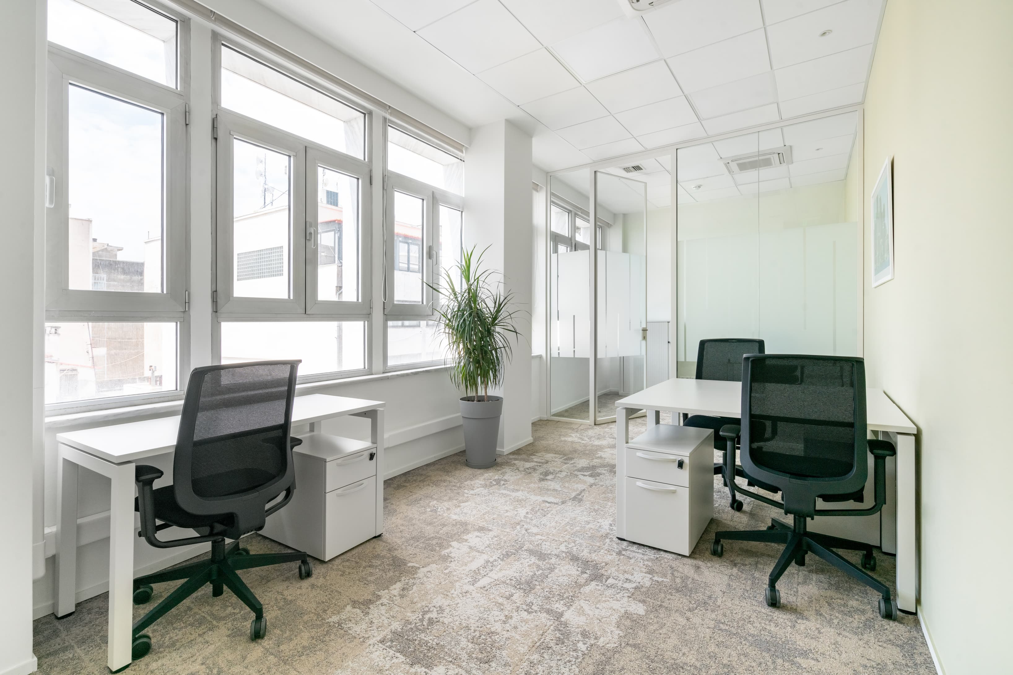 THESSALONIKI, Karolou Ntel image 4