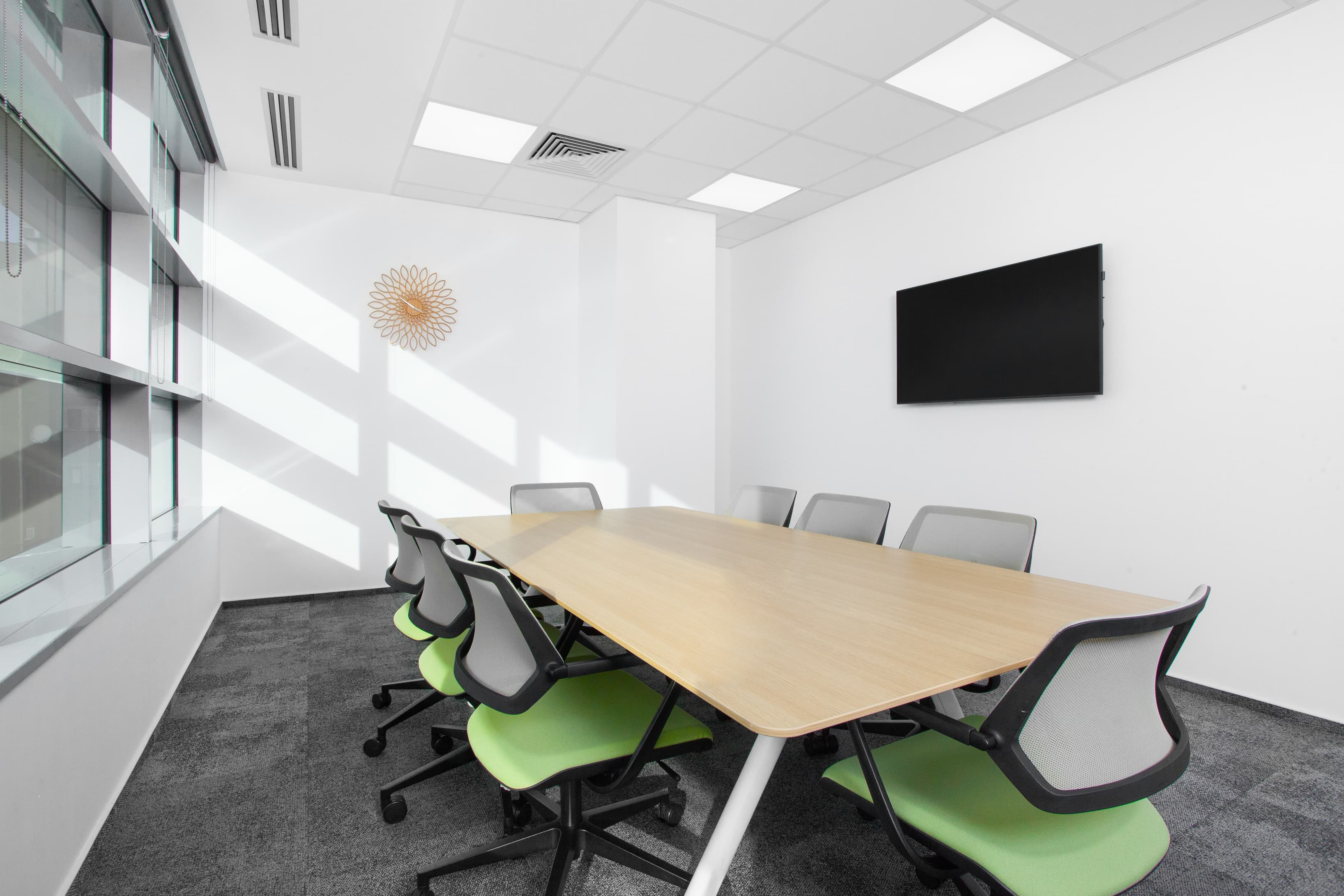 BUCHAREST, Primavera image 7