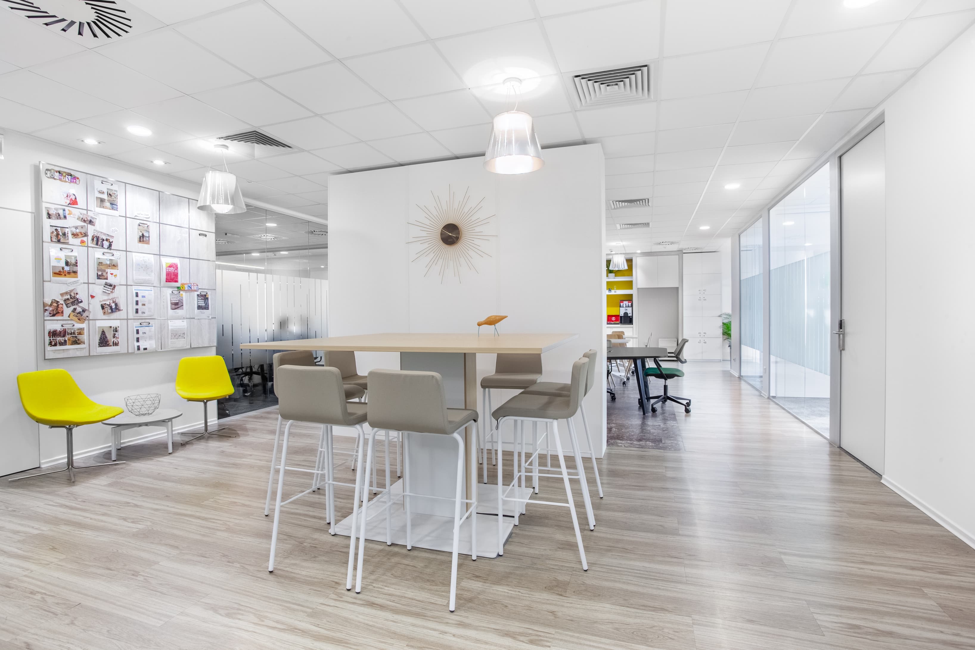 BUCHAREST, Primavera image 1