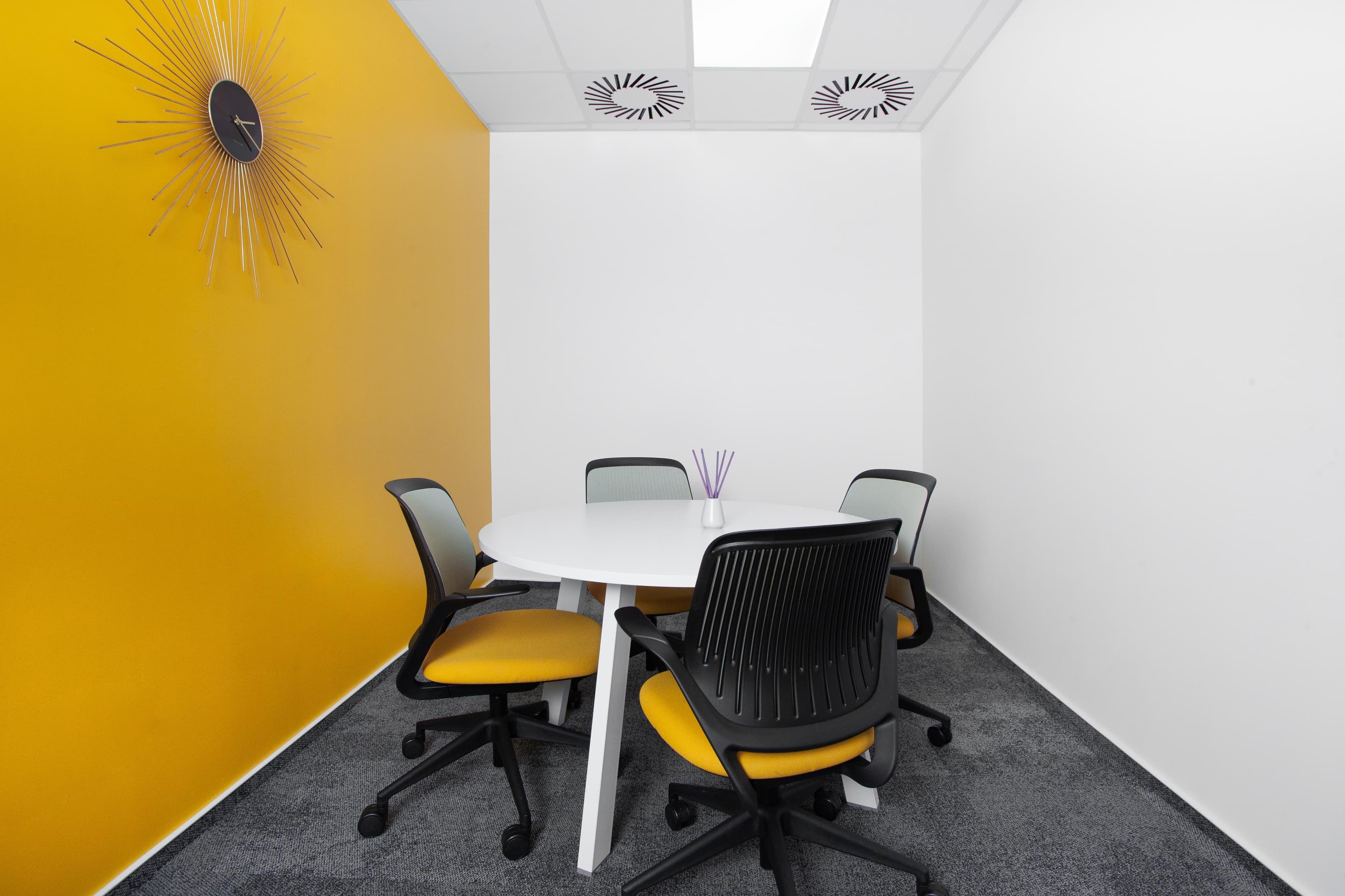 BUCHAREST, Primavera image 6