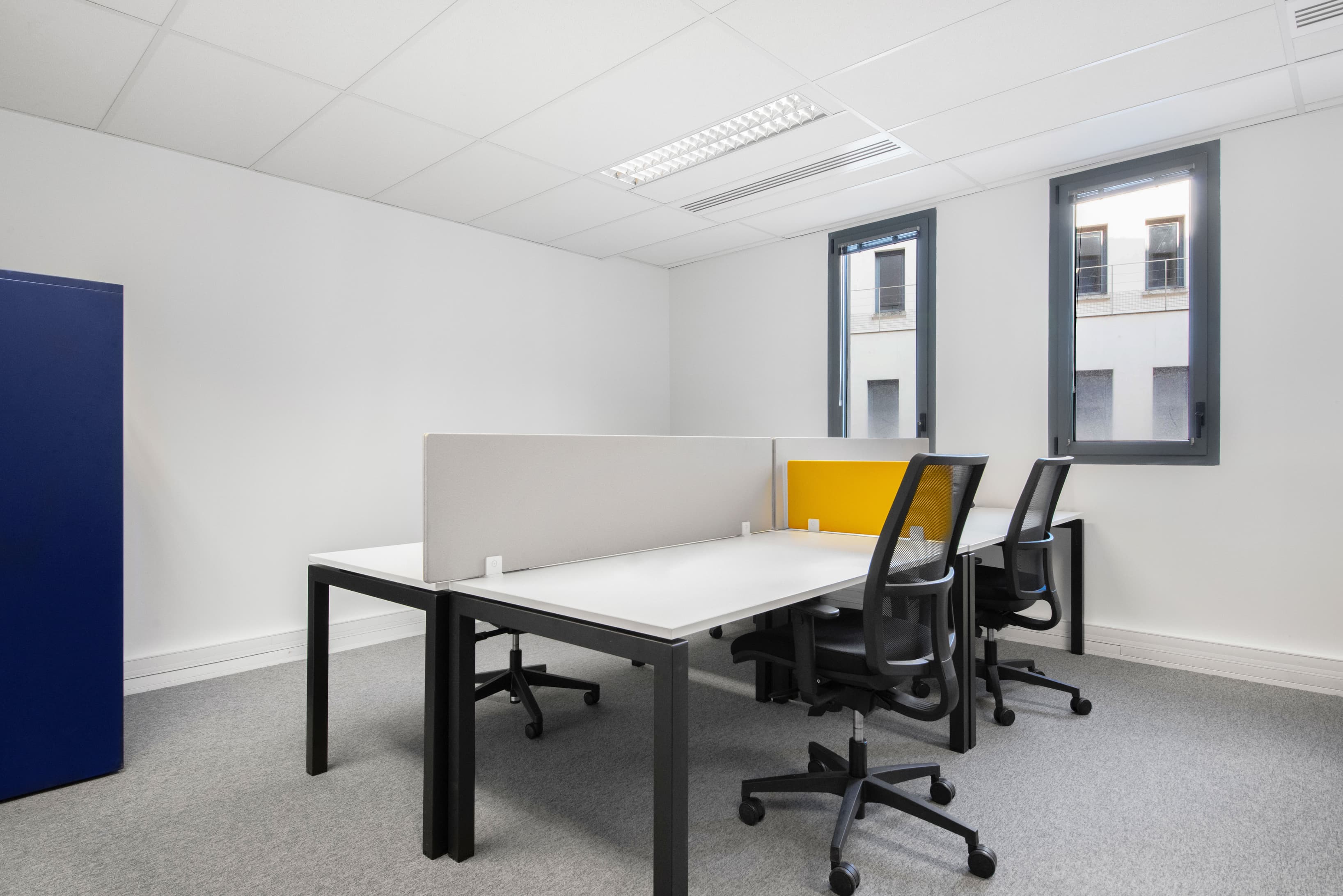 MAISONS LAFFITTE, Stop & Work image 7 MAISONS LAFFITTE, Stop & Work image 7