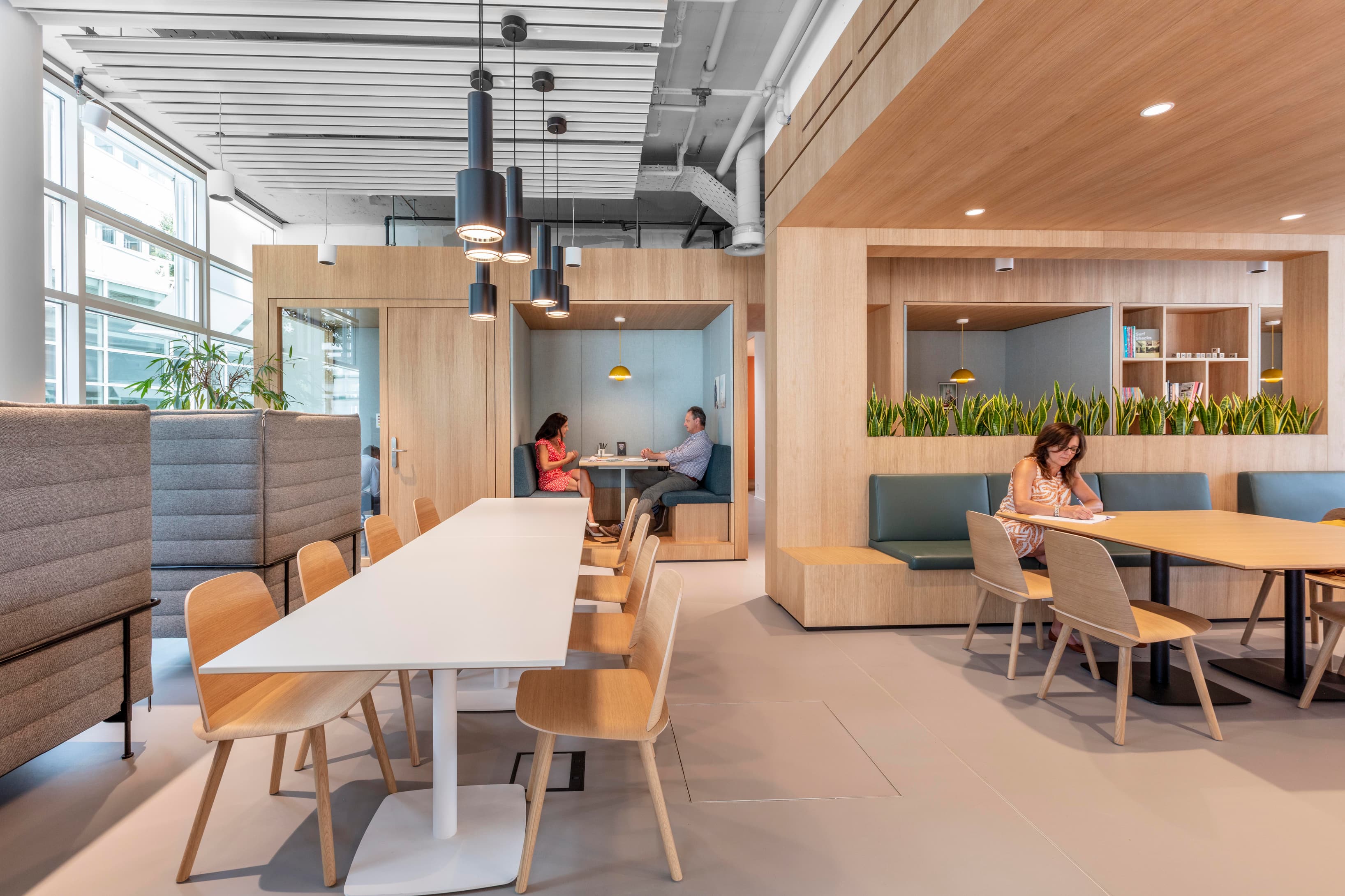 ZUG, Spaces Main Station image 5