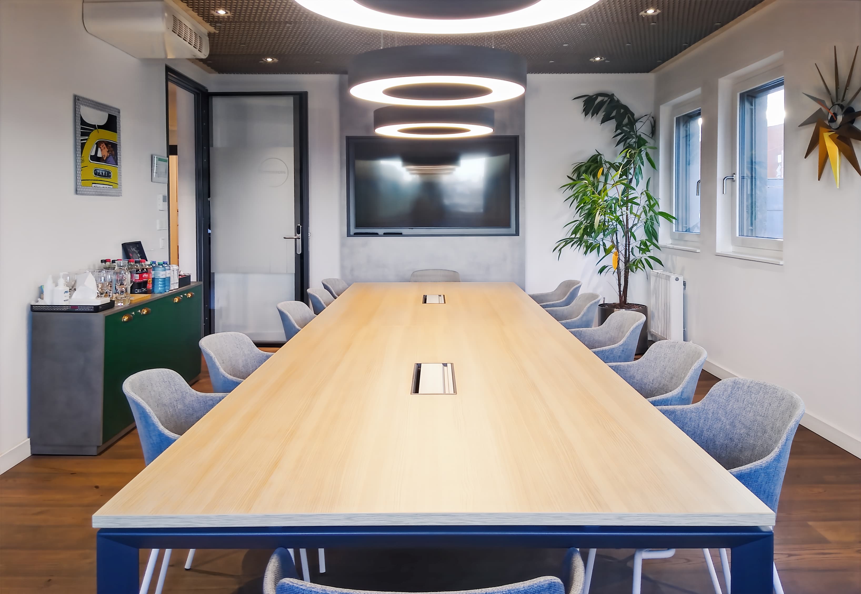 SALZBURG, Airport West image 12