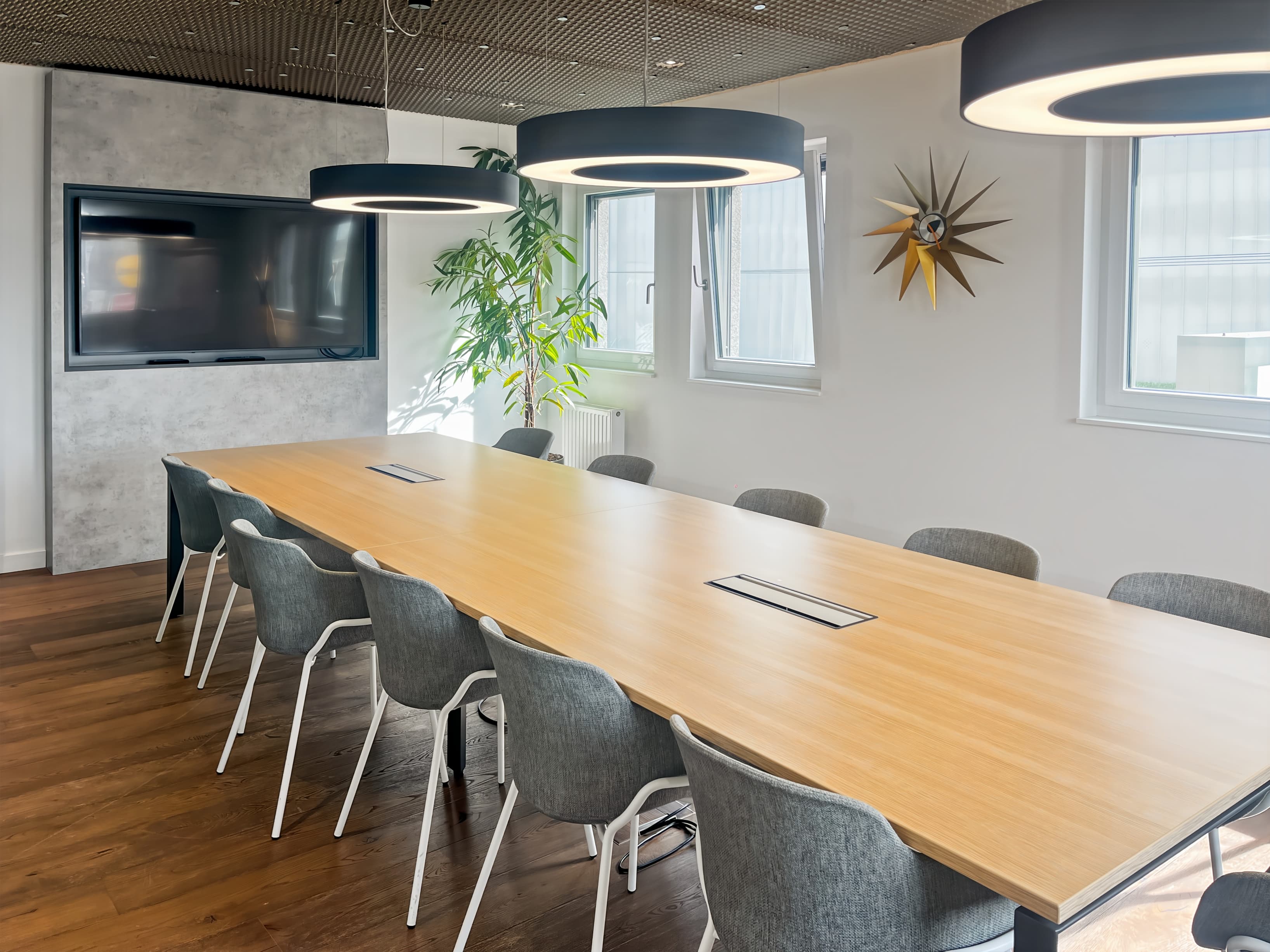 SALZBURG, Airport West image 1