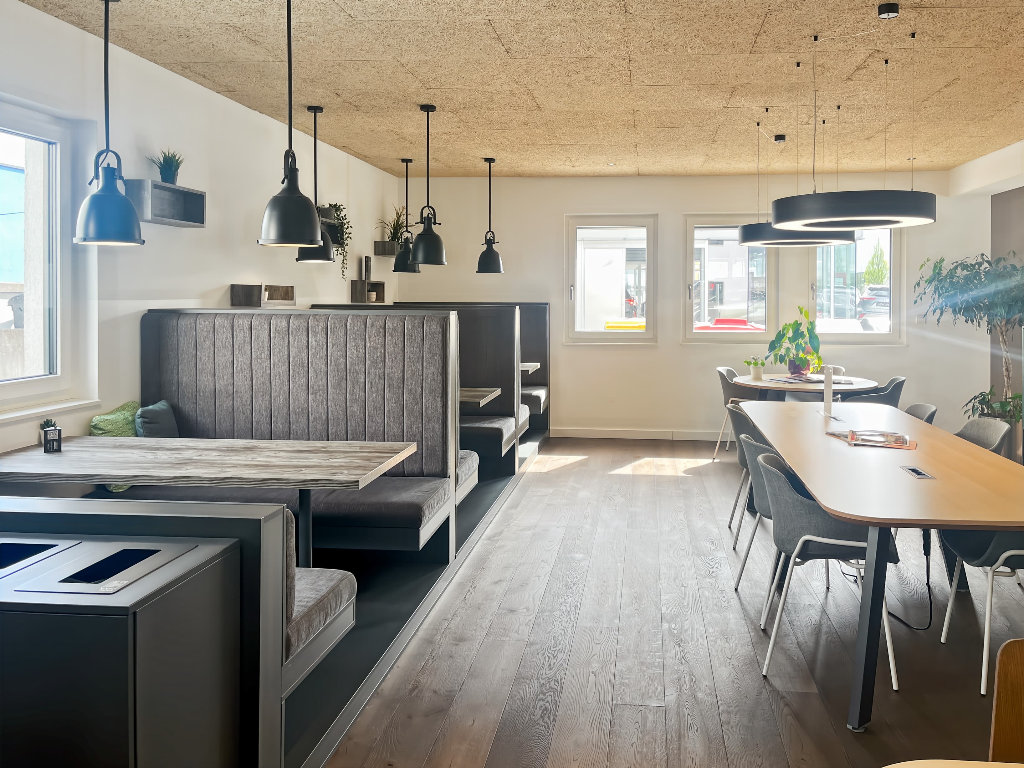 SALZBURG, Airport West image 5