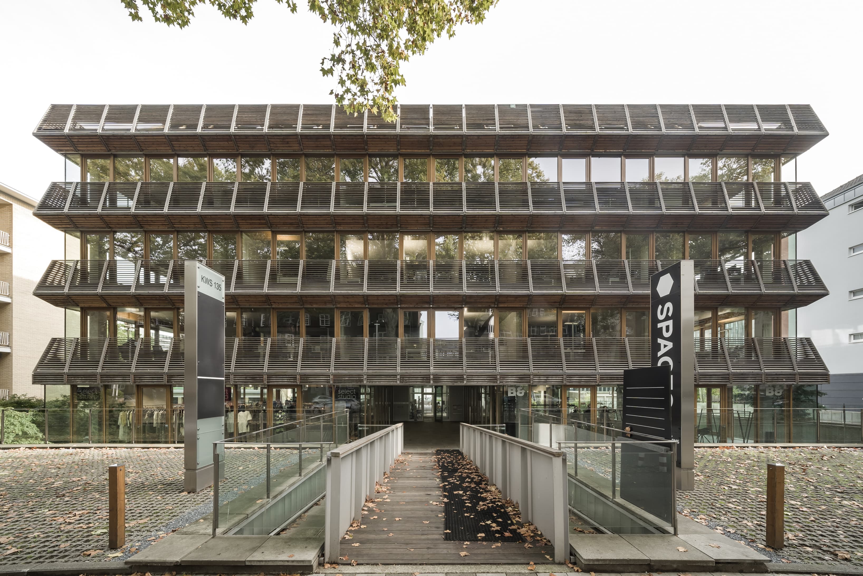 DUSSELDORF, Spaces Kennedydamm image 11